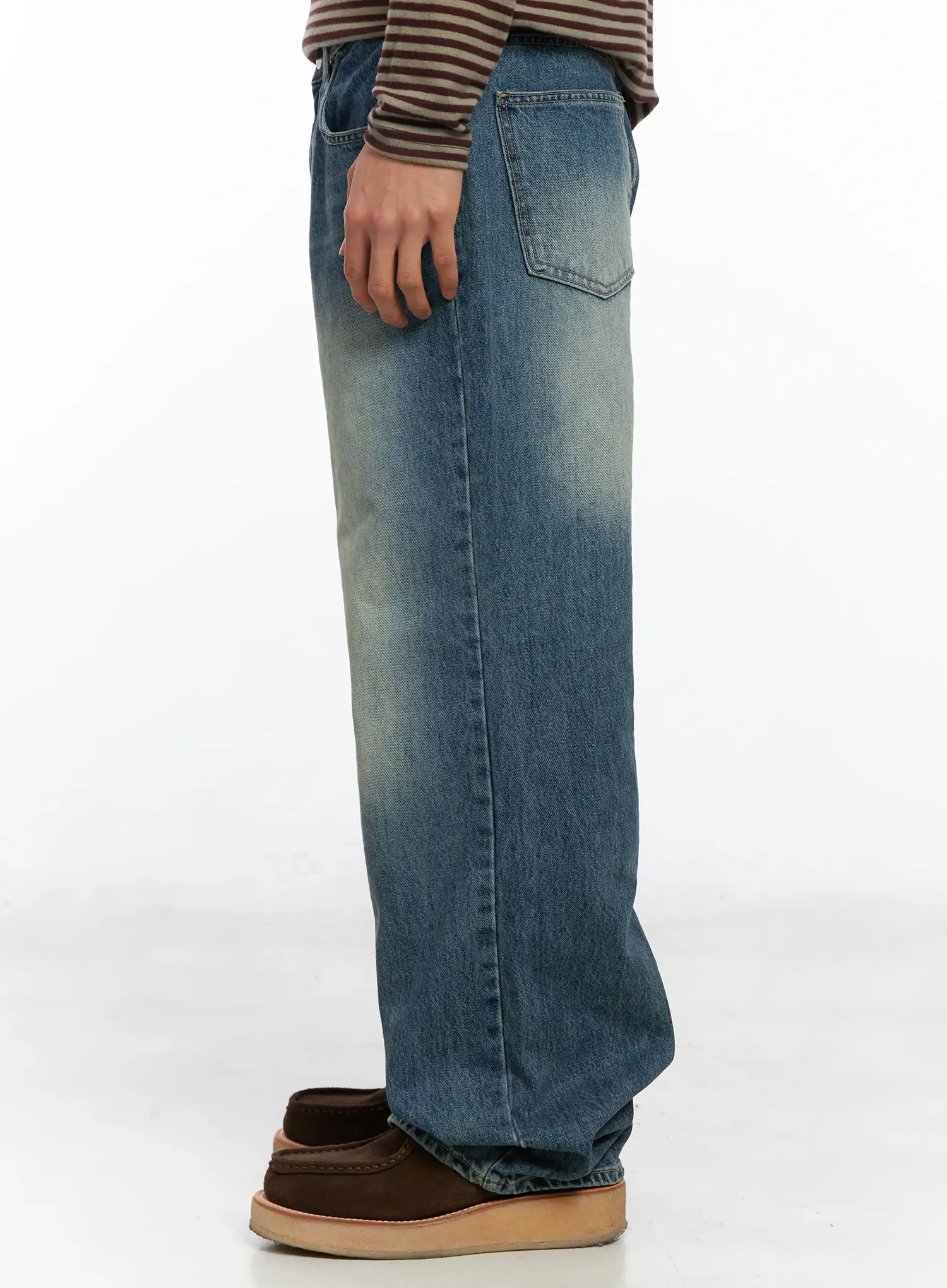 Men's Light Wash Relaxed Fit Jeans IF504 - Image 5