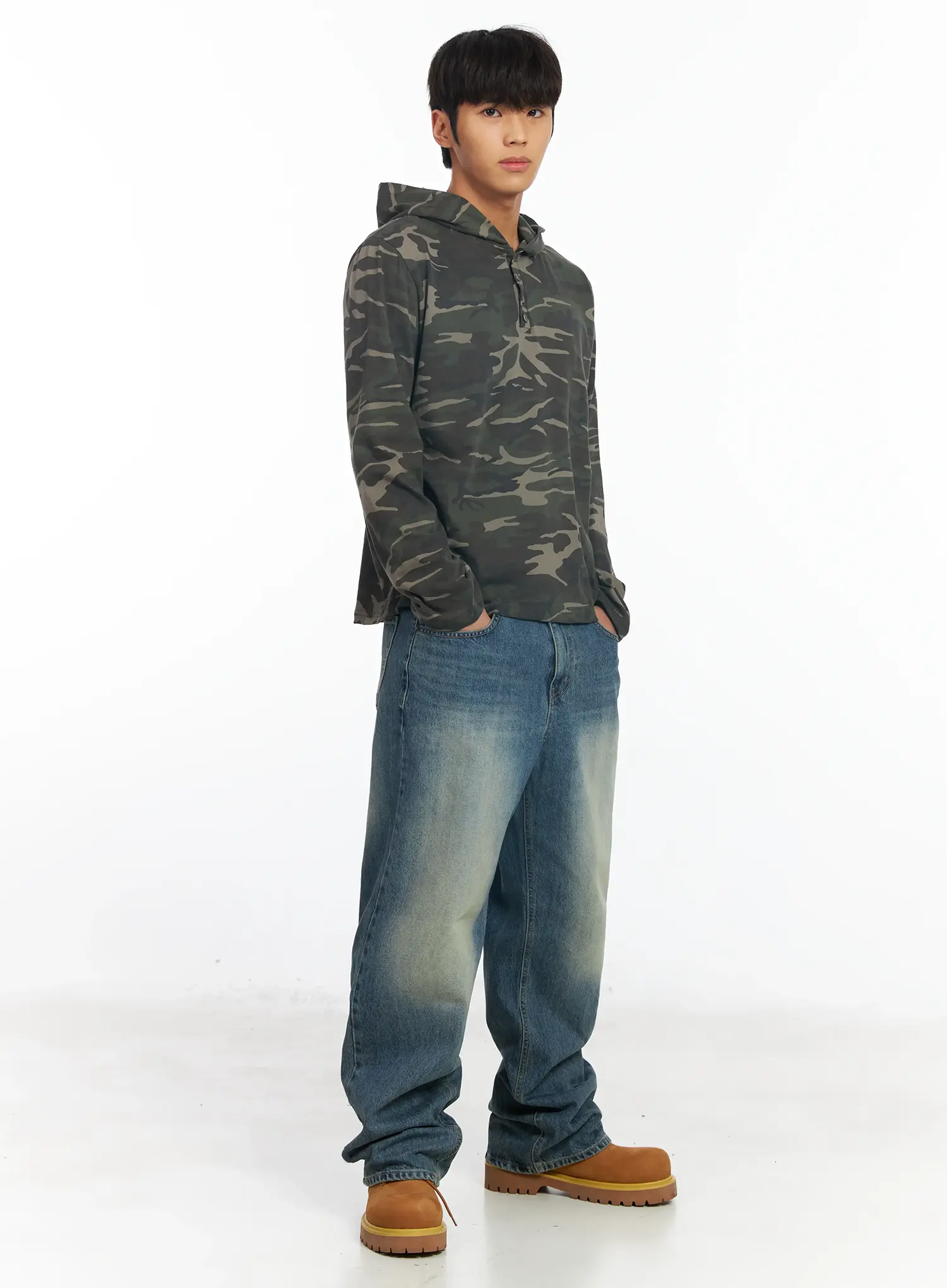 Men's Light Wash Relaxed Fit Jeans IF504 - Image 7
