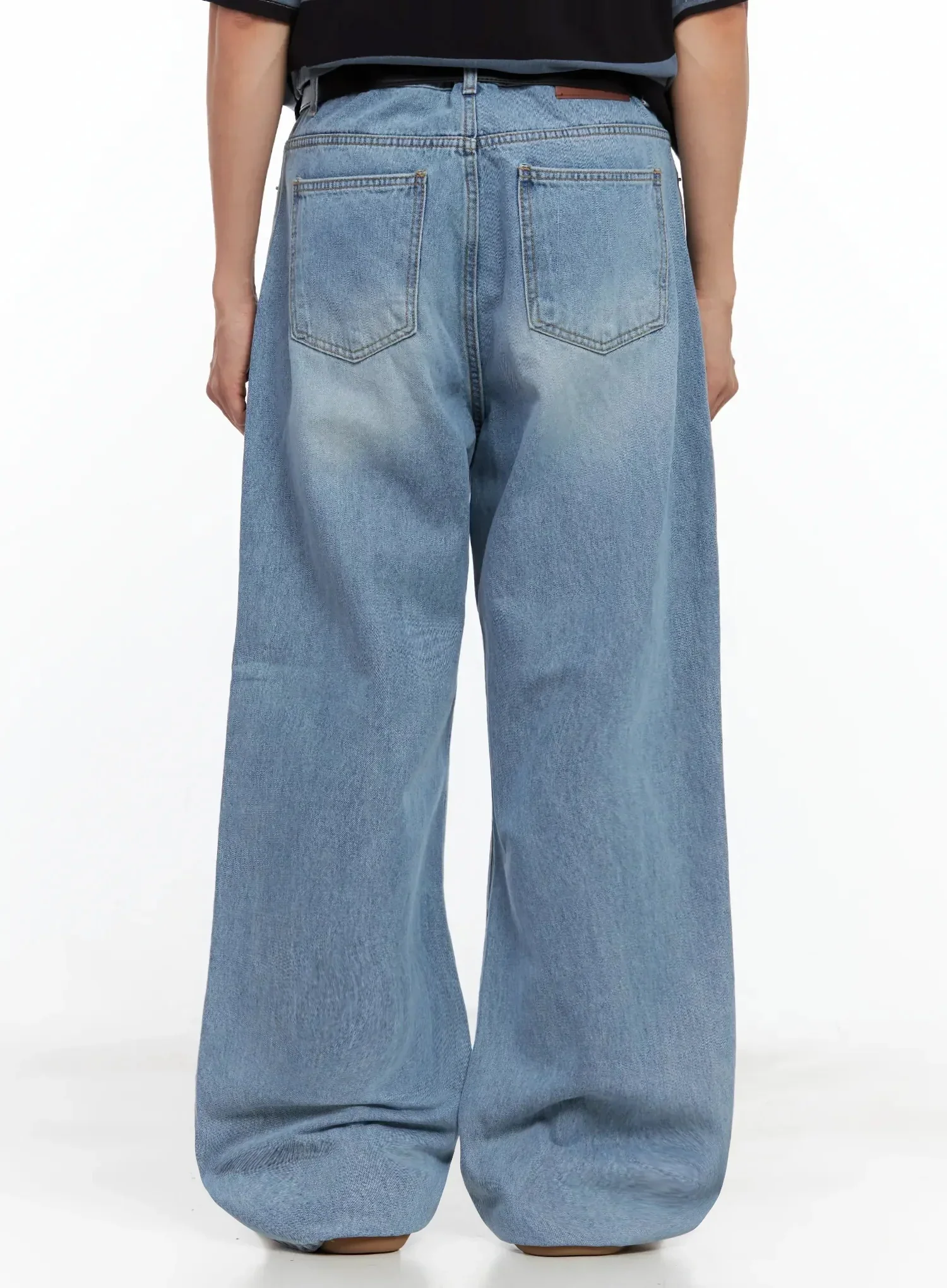 Men's Light-Wash Relaxed Jeans IL516 - Image 11