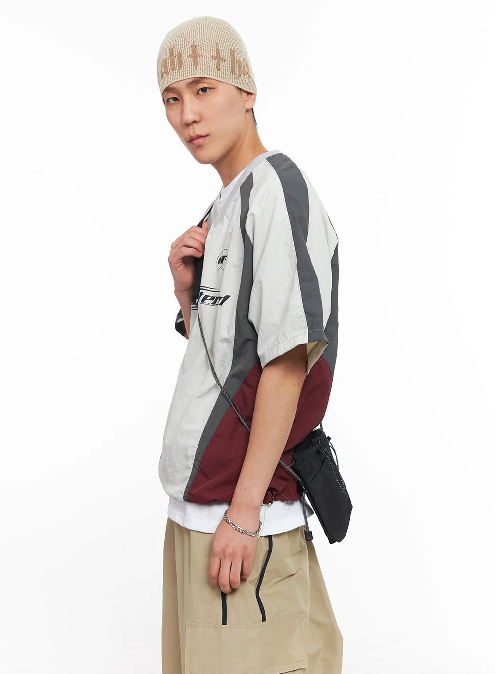 Men's Nylon Graphic V-Neck T-Shirt IU512 - Image 3