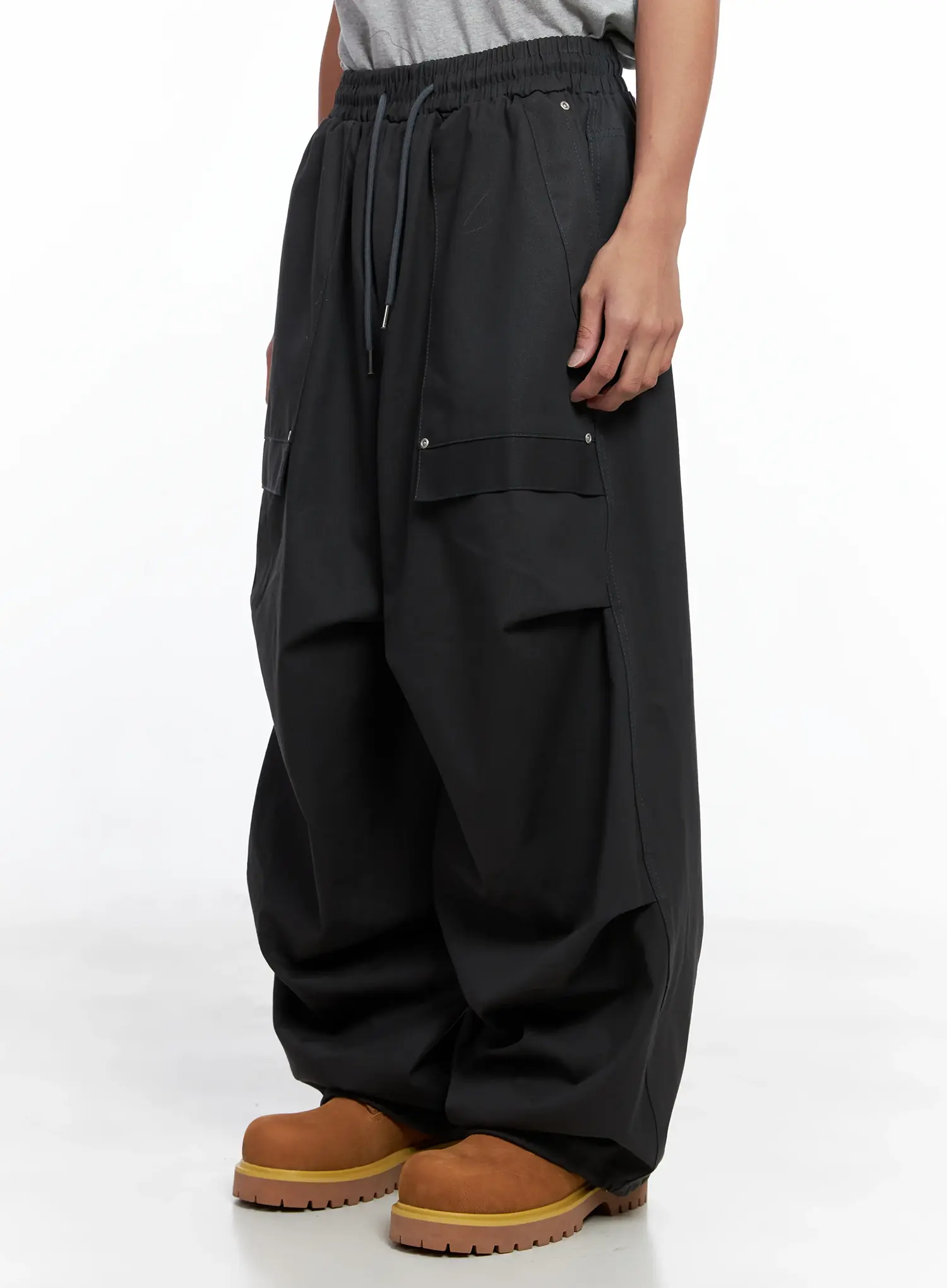 Men's Parachute Wide Pants IO506 - Image 4