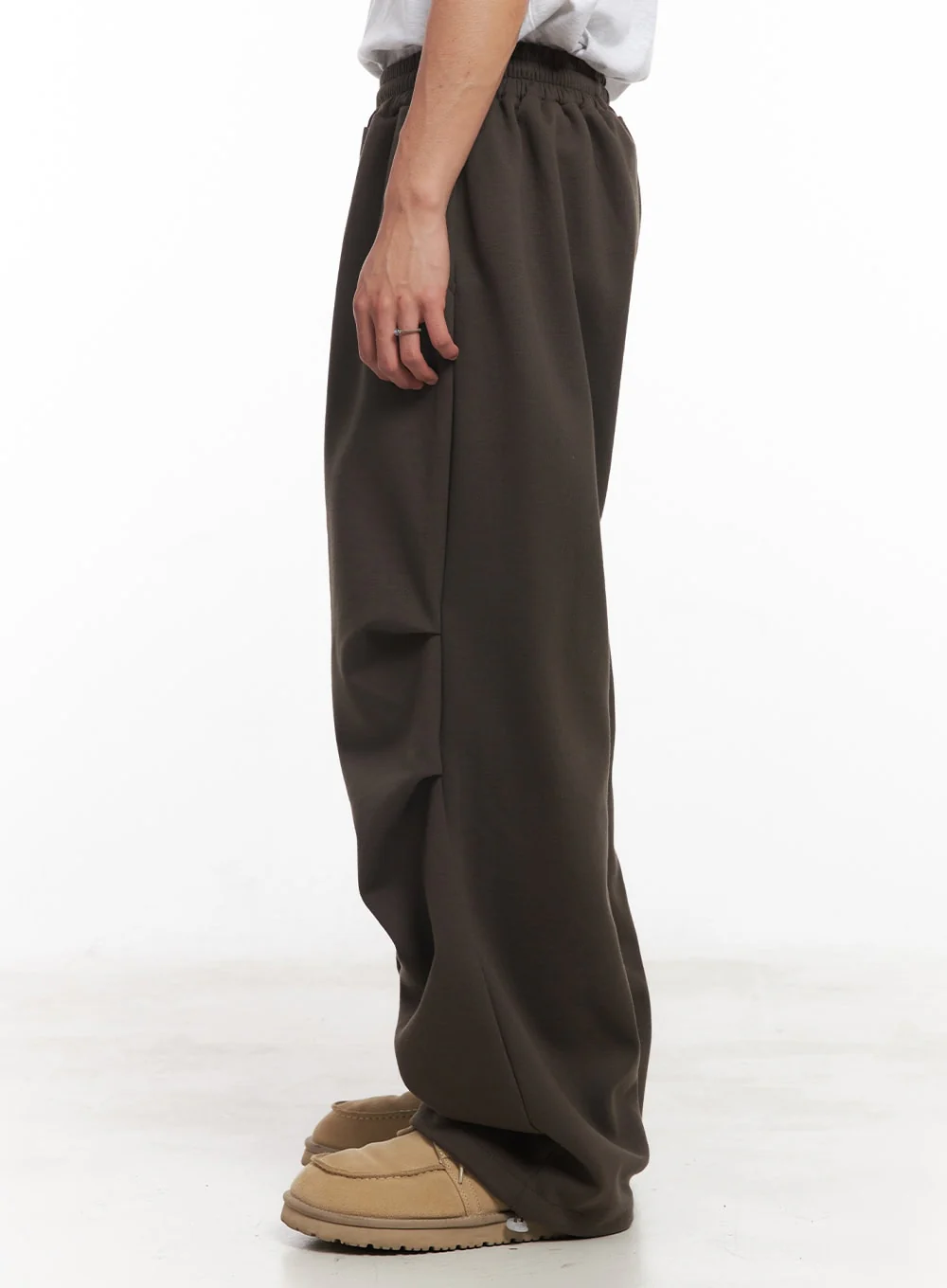 Men's Pintuck Windbreaker Pants IY508 - Image 3
