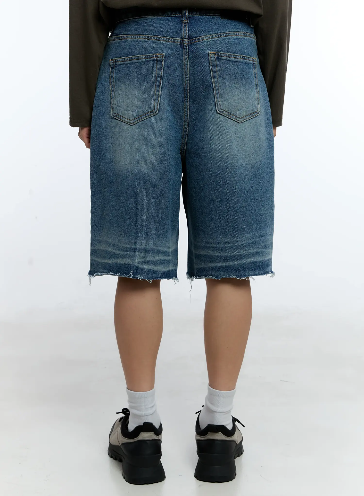 Men's Raw Hem Denim Bermuda Shorts IG515 - Image 10