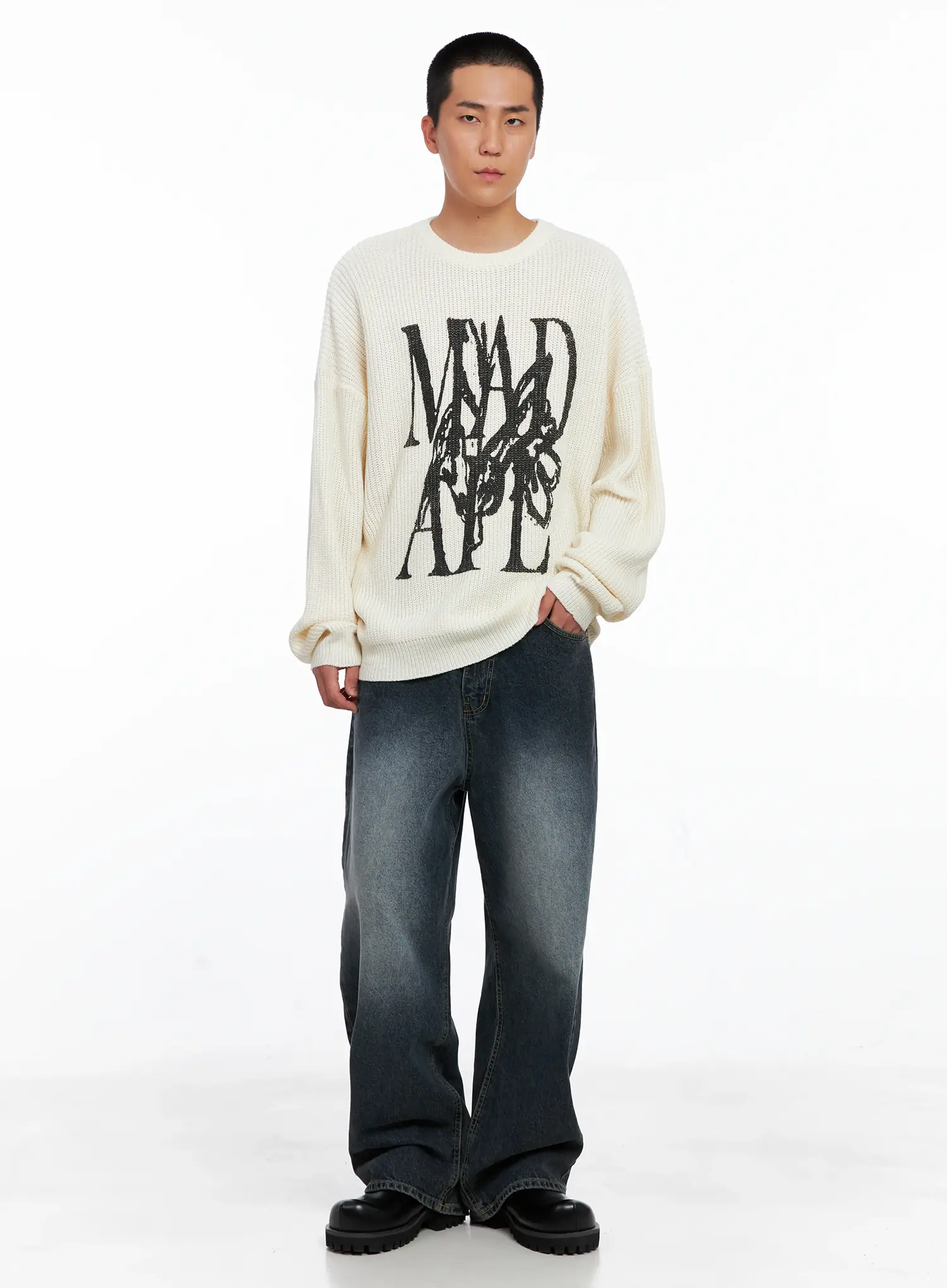 Men's Relaxed-Fit Washed Jeans IS509 - Image 10