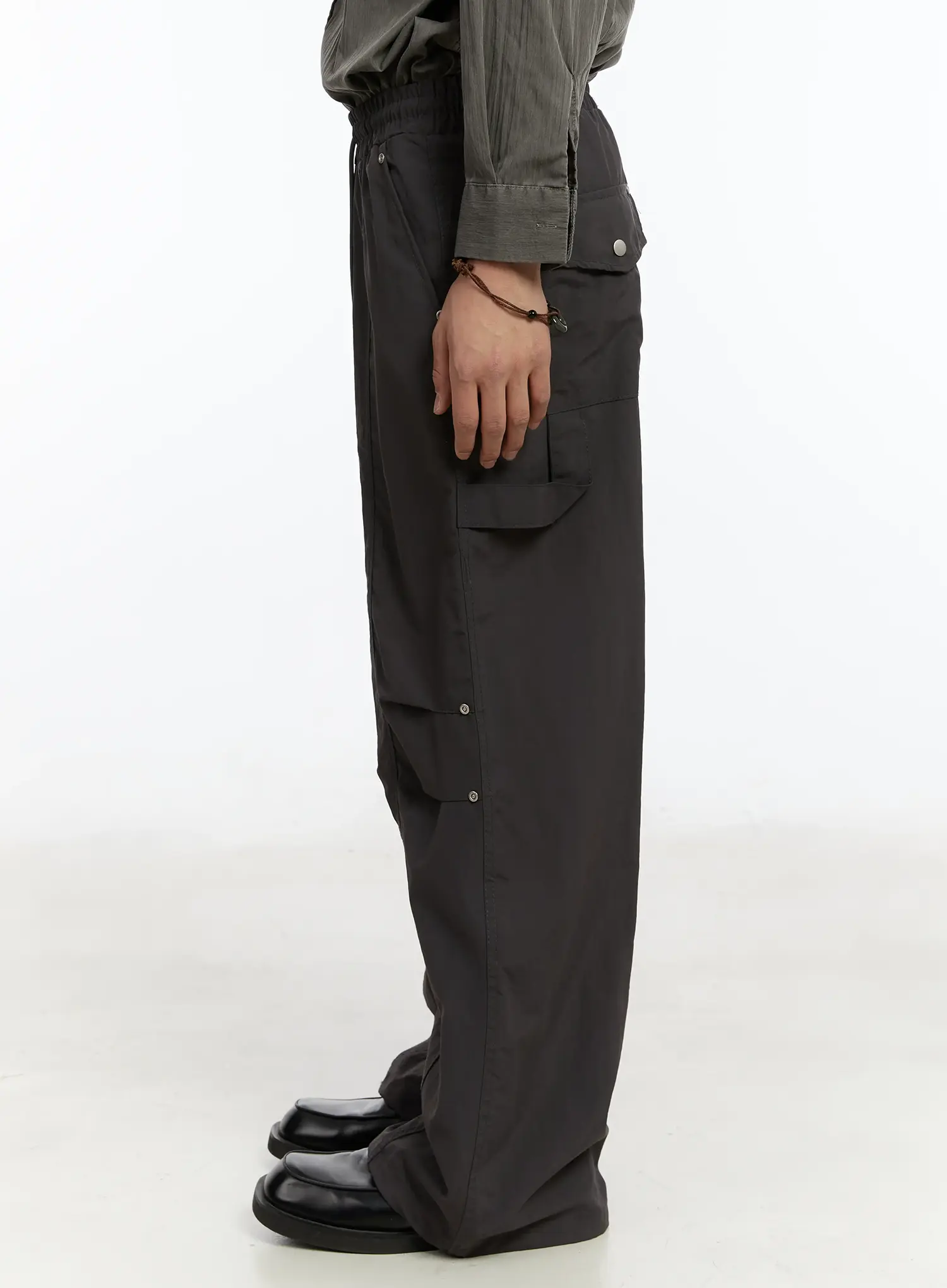 Men's Rivet Detail Cargo Pants IM503 - Image 9