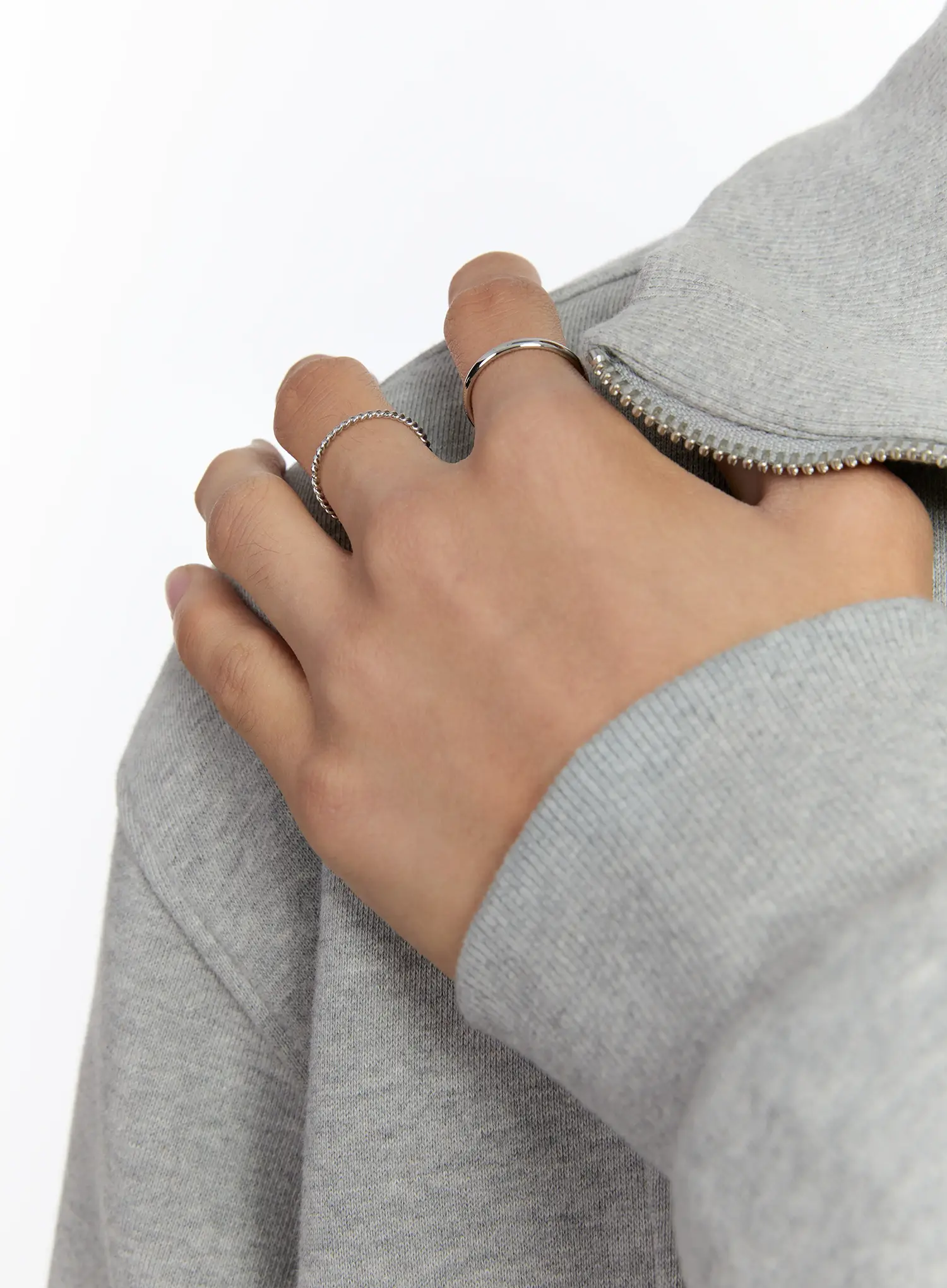 Men's Sleek Minimal Ring IS529 - Image 6