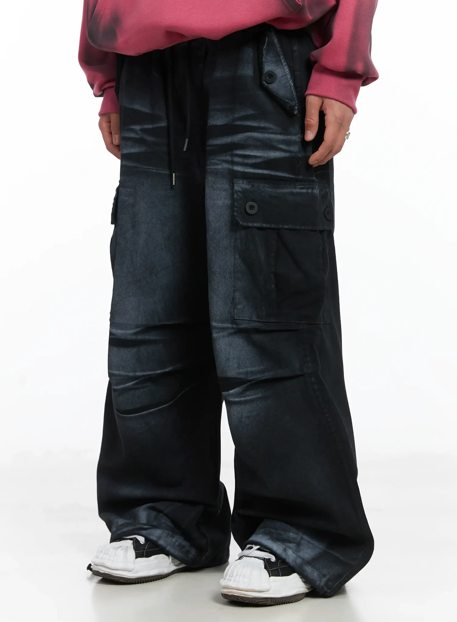 Men's Spray Wash Wide-Leg Cargo Pants IJ512 - Image 4