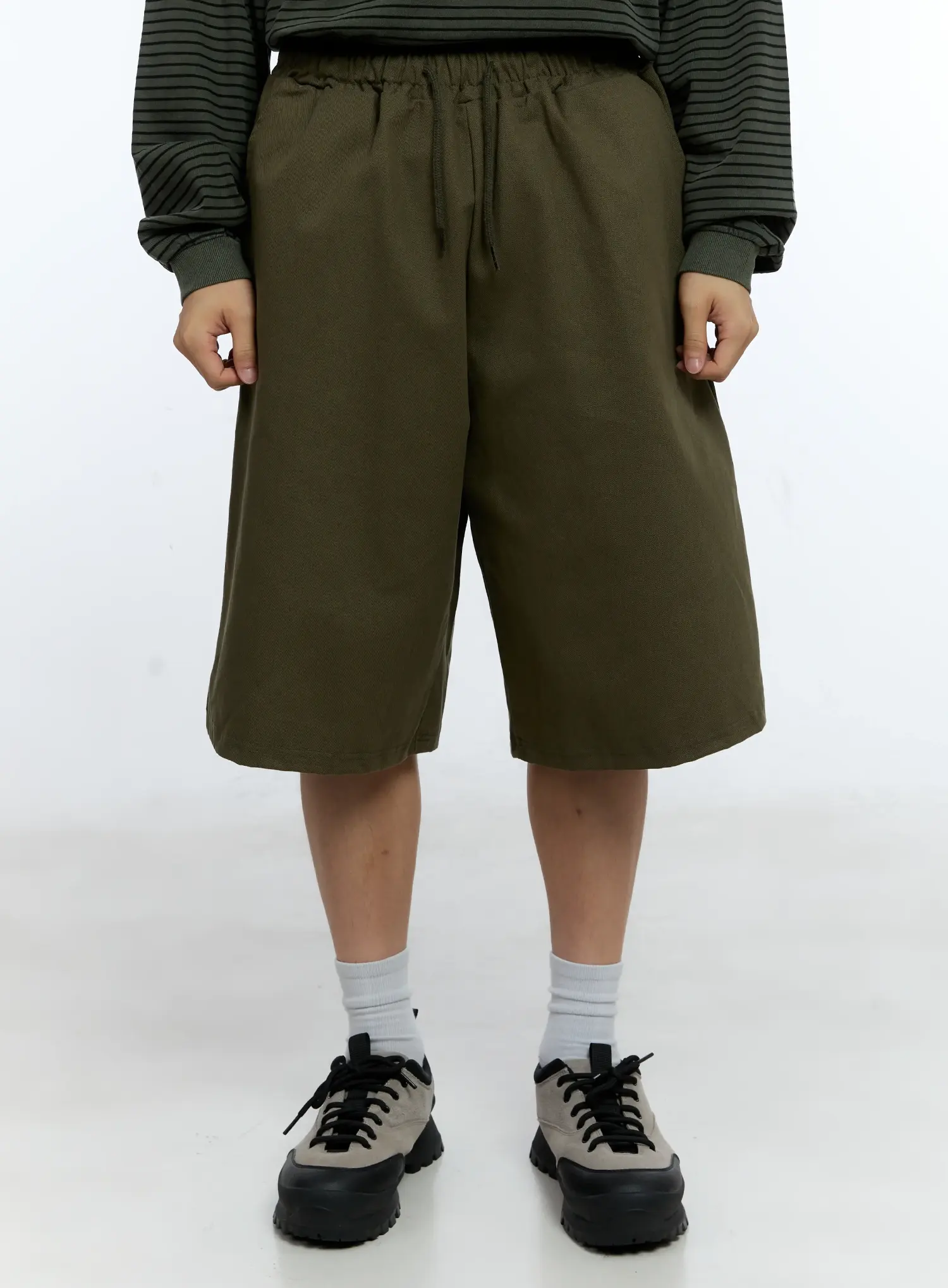 Men's Utility Bermuda Shorts IG519 - Image 5