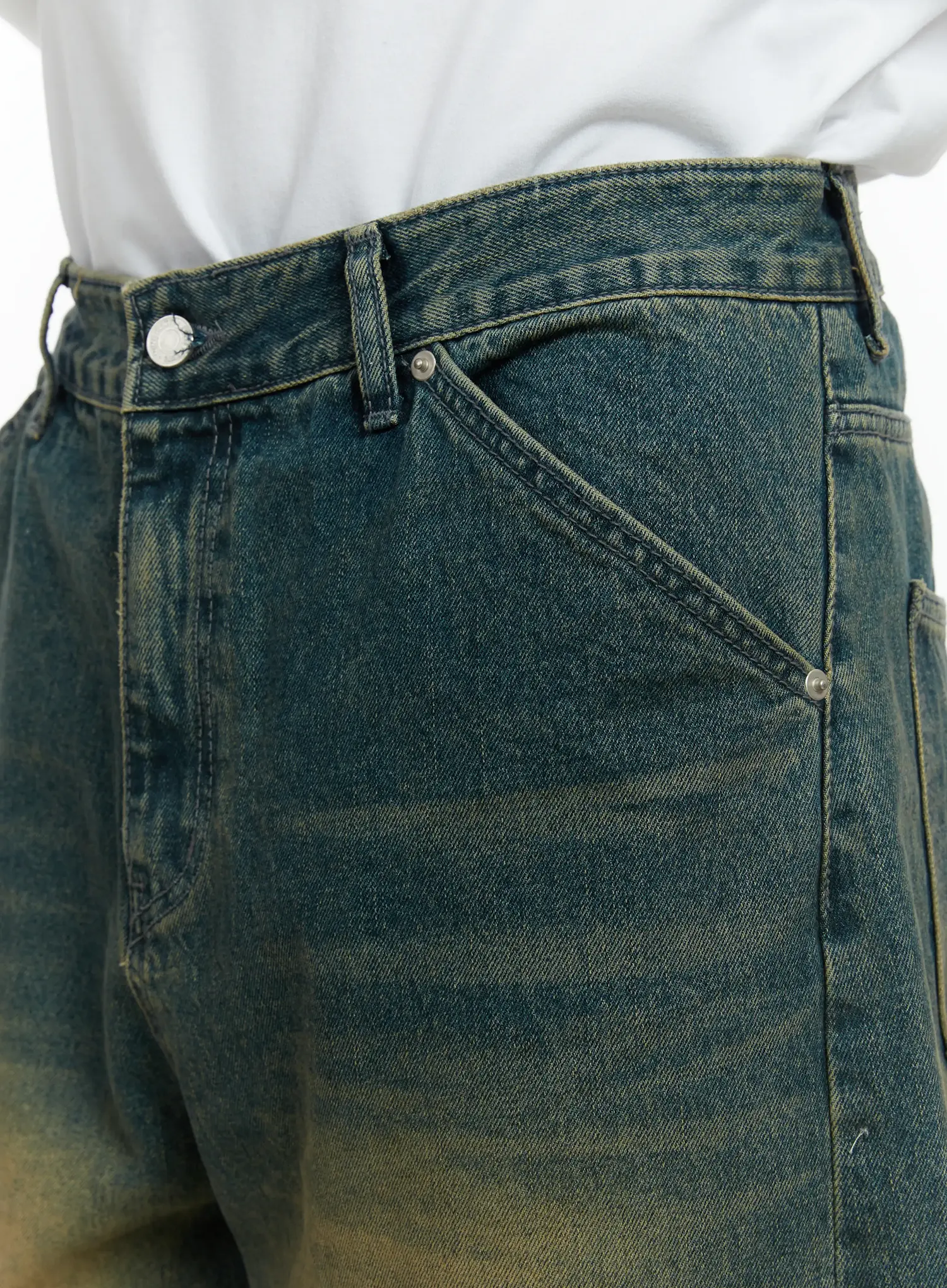 Men's Vintage Wash Wide Leg Jeans IF510 - Image 2