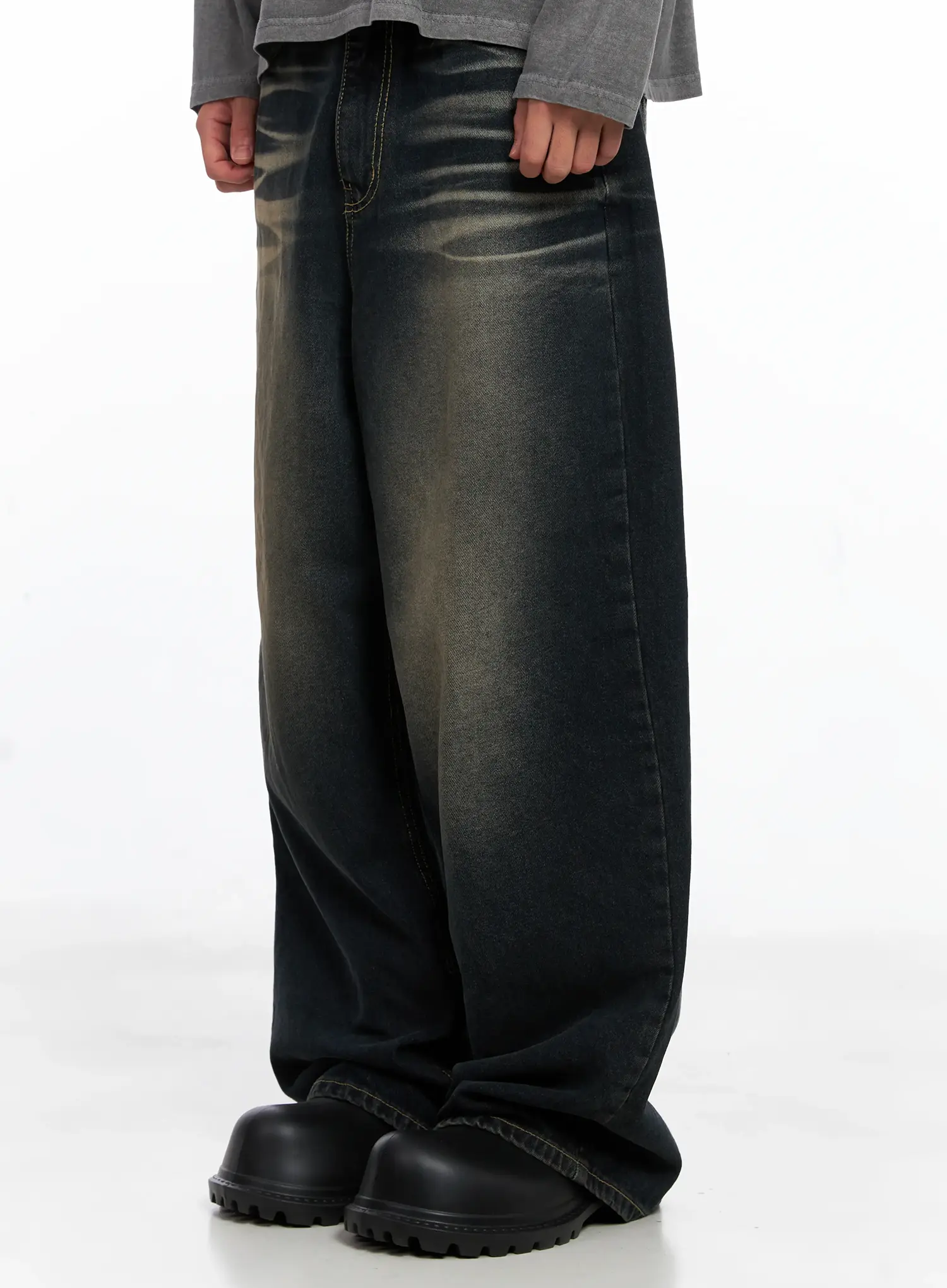 Men's Vintage Washed Wide-Leg Jeans IS509 - Image 4
