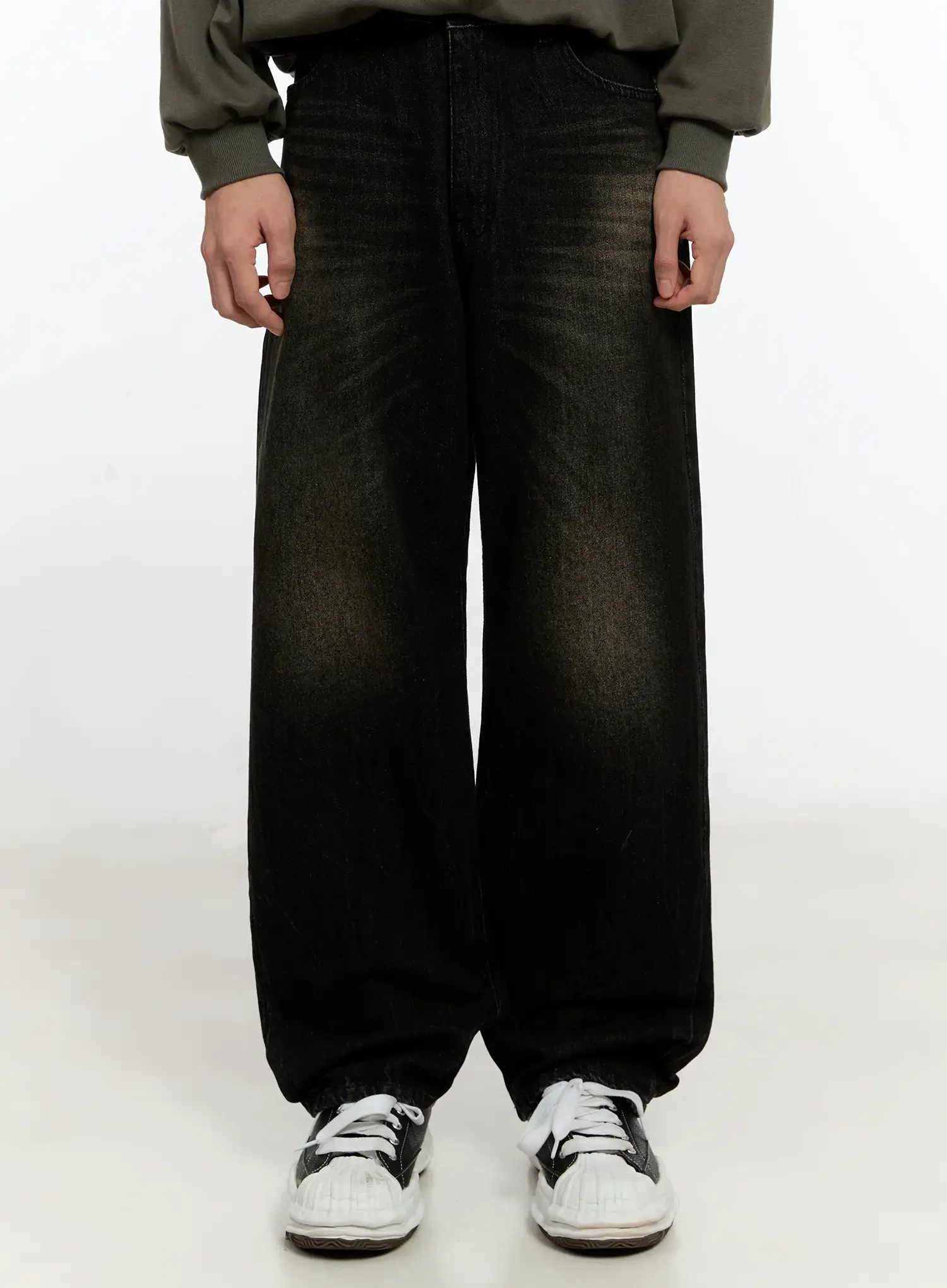 Men's Wide-Leg Washed Black Denim Jeans IO531