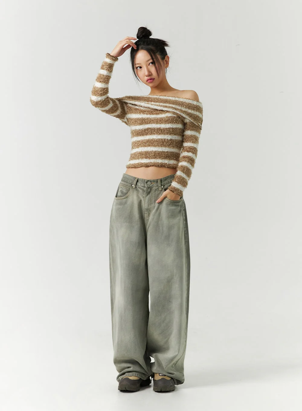 Mid-Rise Wide Leg Jeans CD301 - Image 4