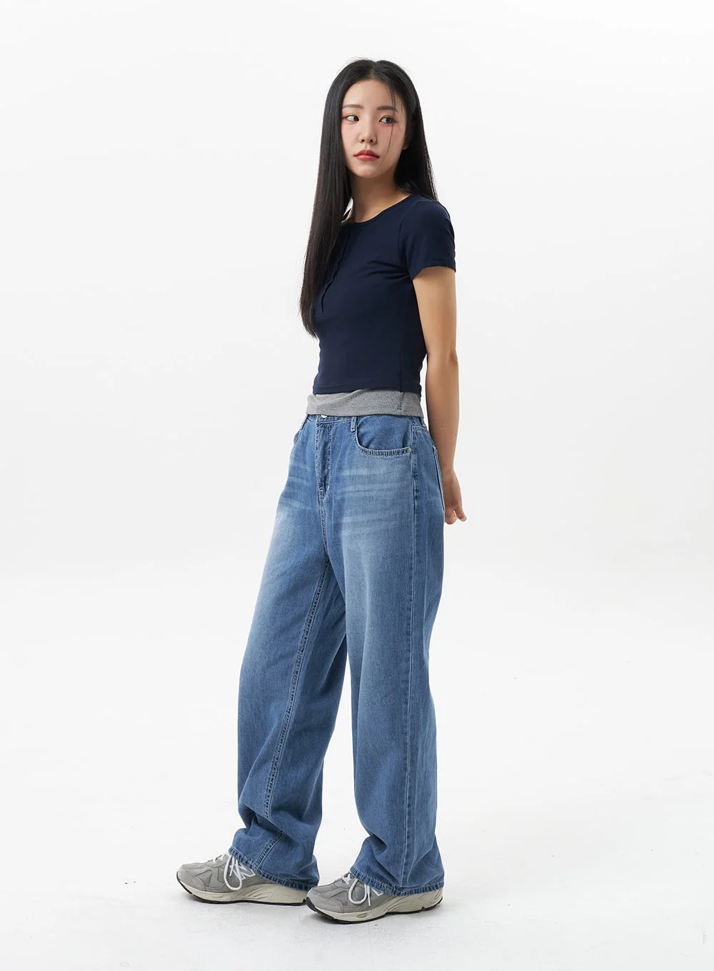 Mid-Wash Baggy Jeans OU323 - Image 3
