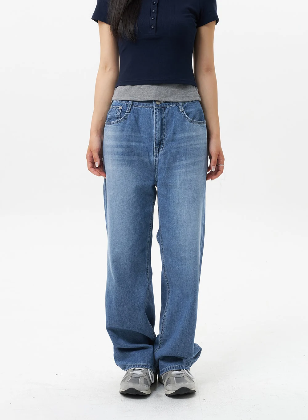 Mid-Wash Baggy Jeans OU323 - Image 4