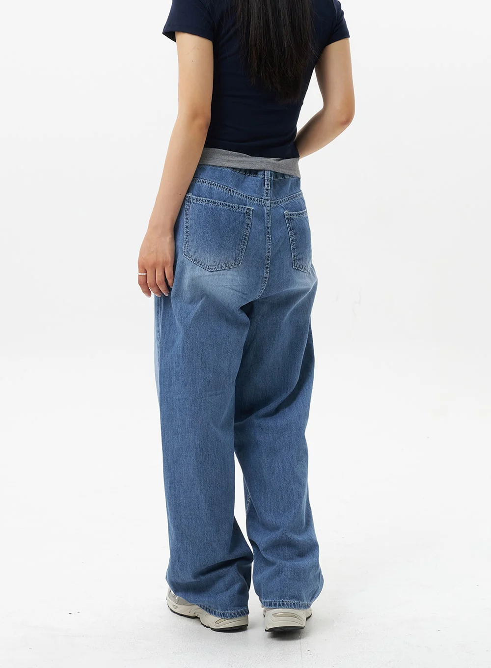 Mid-Wash Baggy Jeans OU323 - Image 5