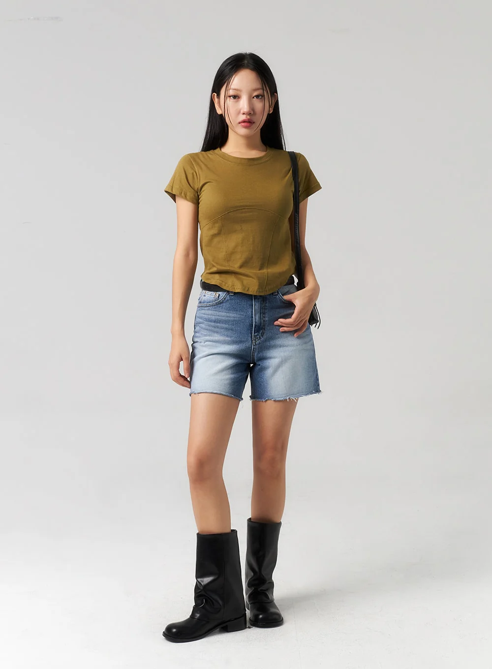 Mid-Wash Denim Shorts CU328 - Image 4