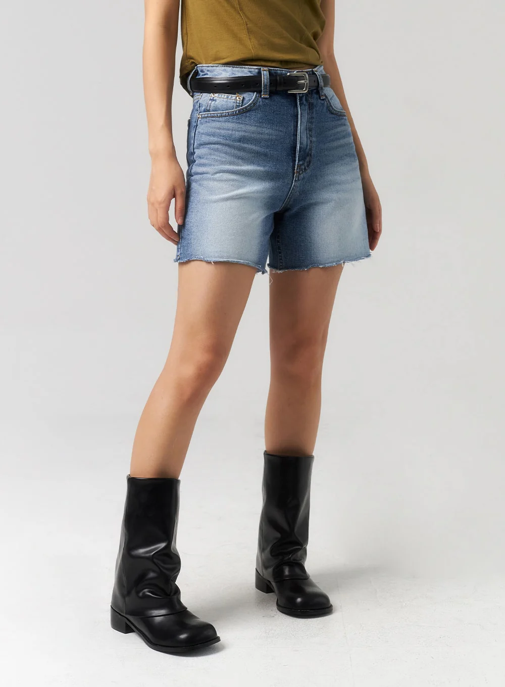 Mid-Wash Denim Shorts CU328 - Image 5