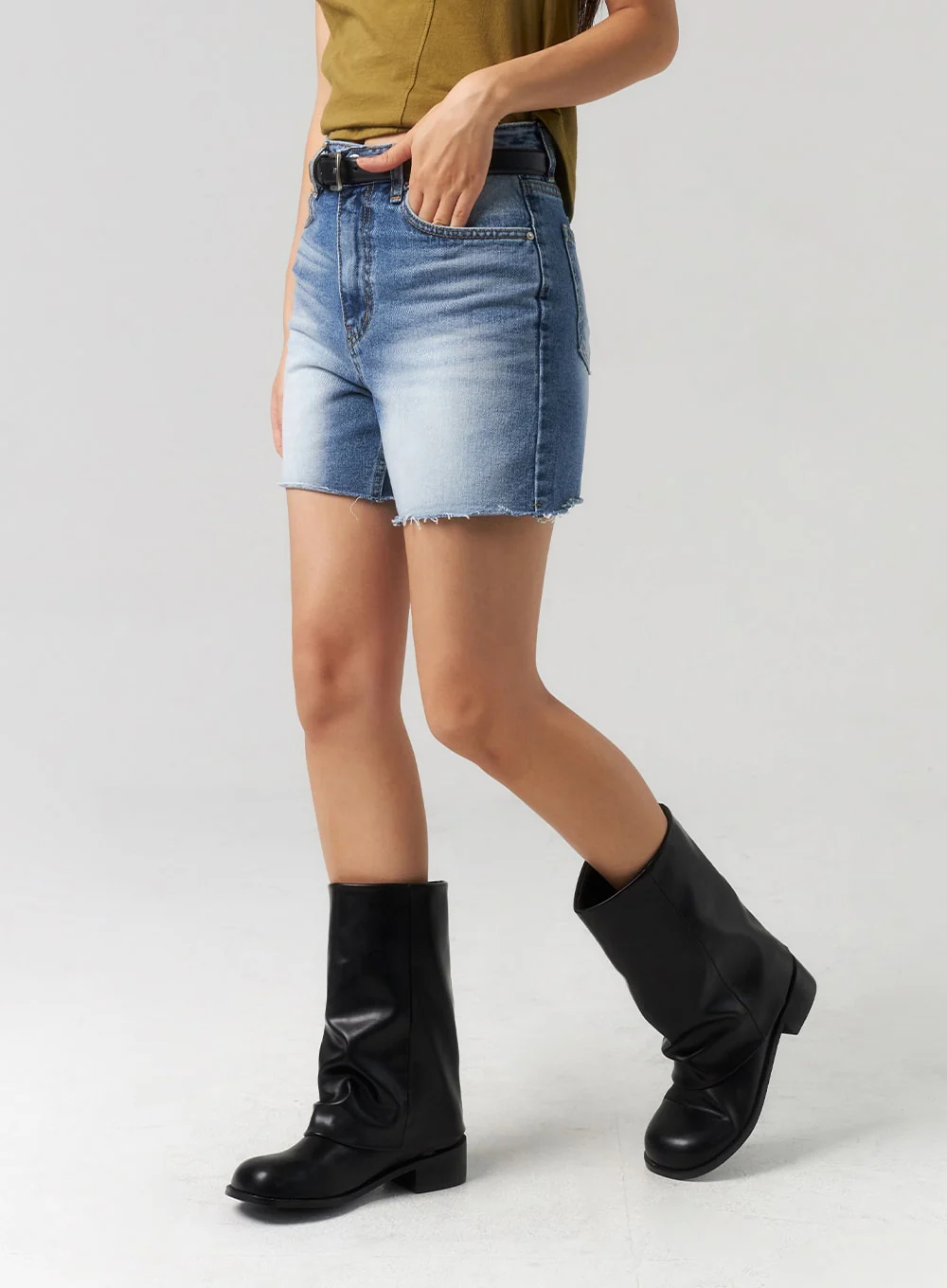Mid-Wash Denim Shorts CU328 - Image 9