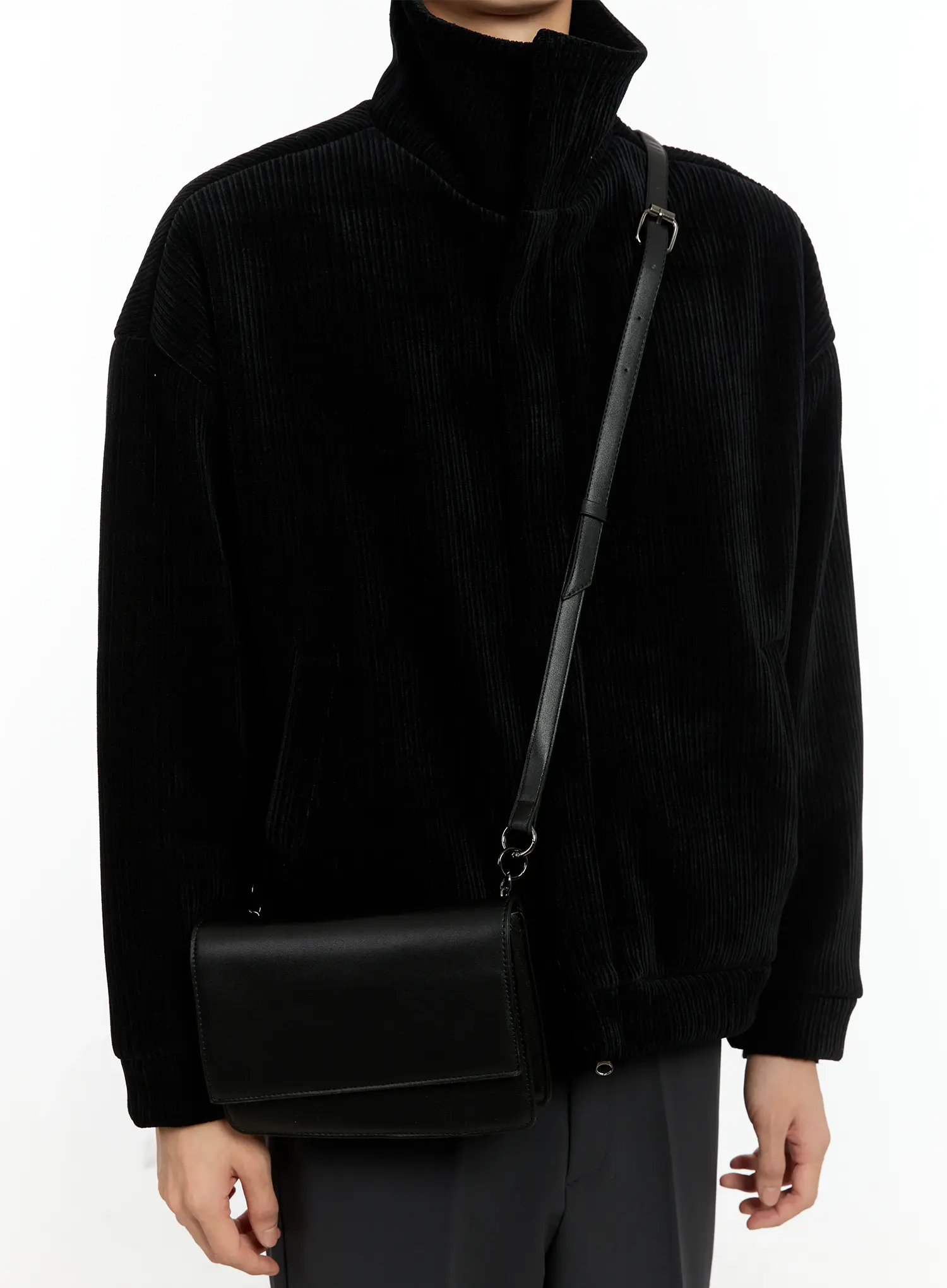 Minimalist Mid-Sized Crossbody Bag IO531 - Image 4