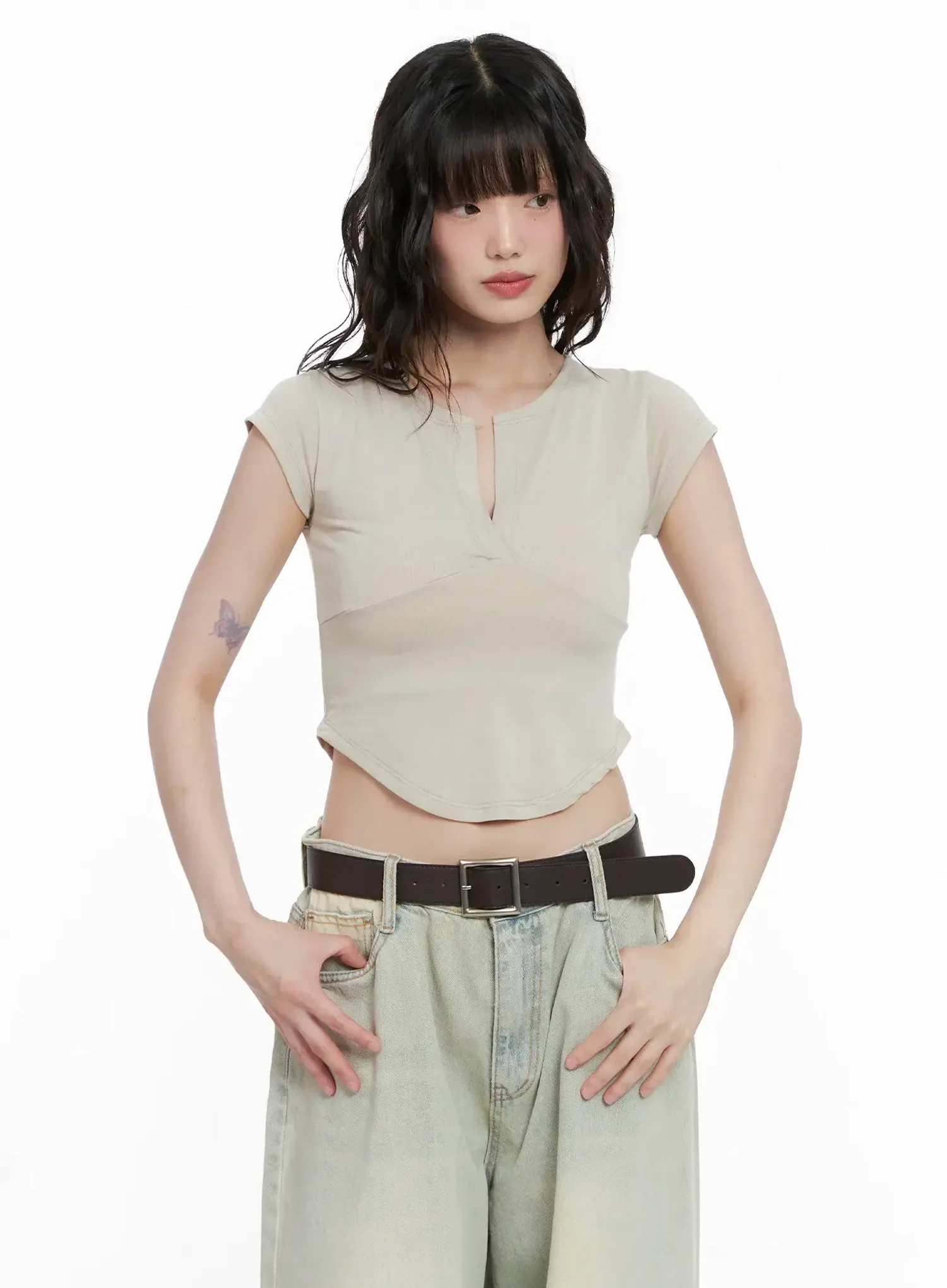 Minimalist V-Neck Crop Top IL531 - Image 9