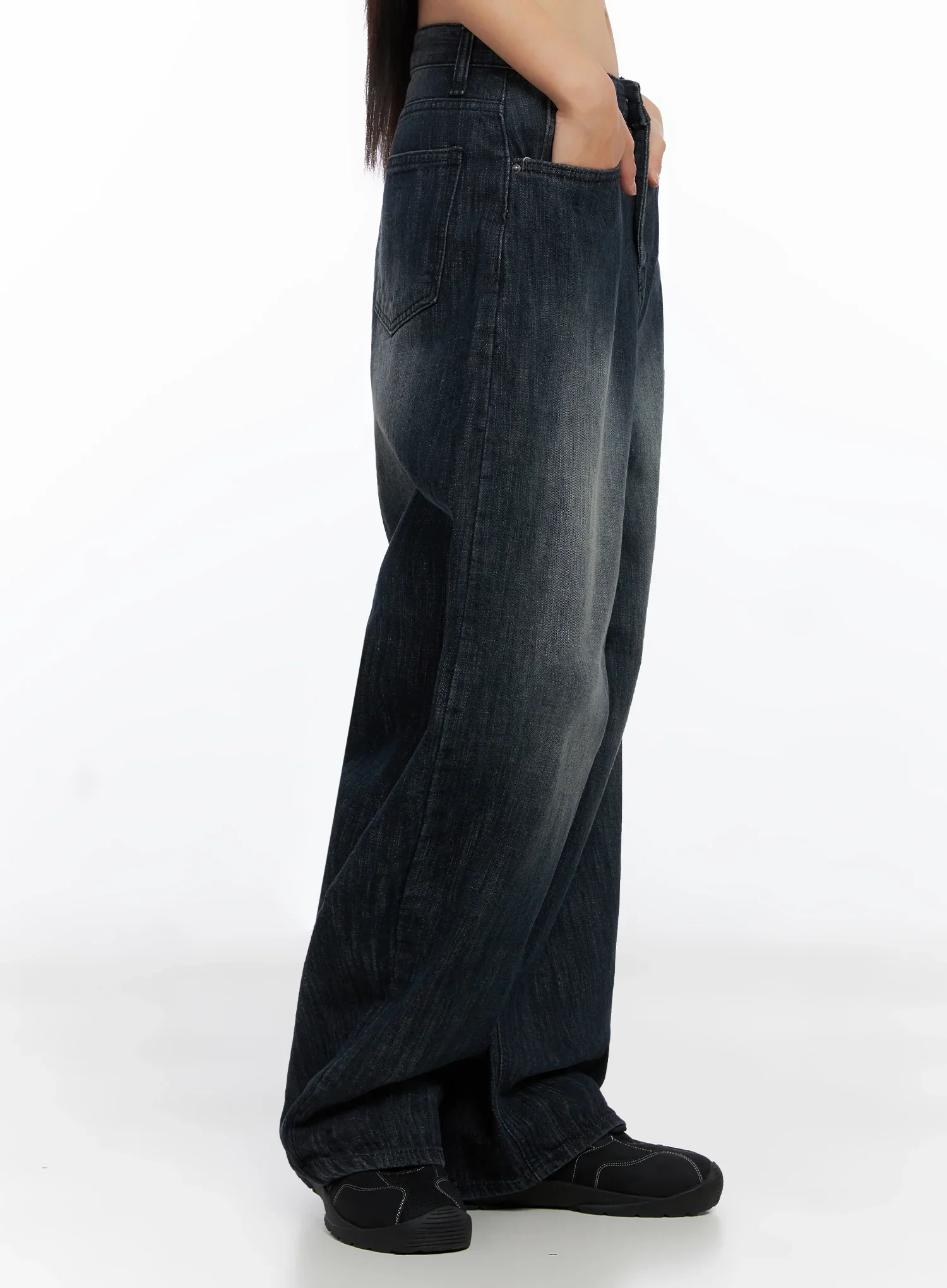 Minnell Vintage-Wash Wide-Leg Jeans IO517 - Image 9
