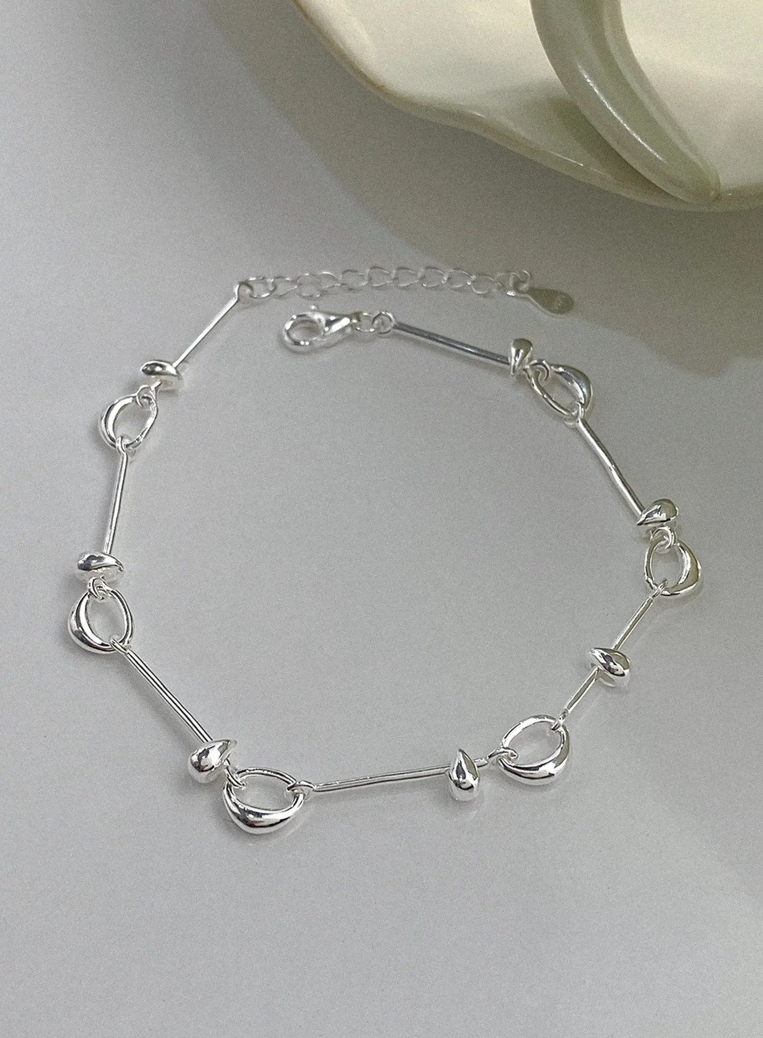 Nin Loop Stick Flow Bracelet IU506 - Image 4