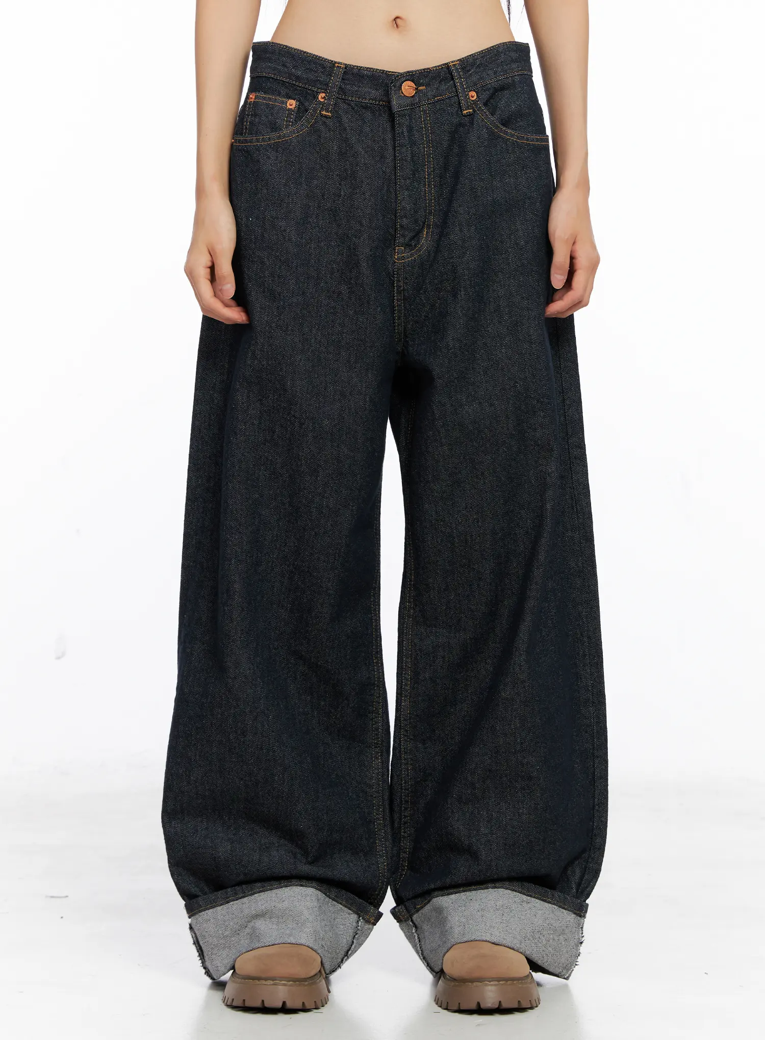 Oakley Cuffed Wide-Leg Jeans CS511