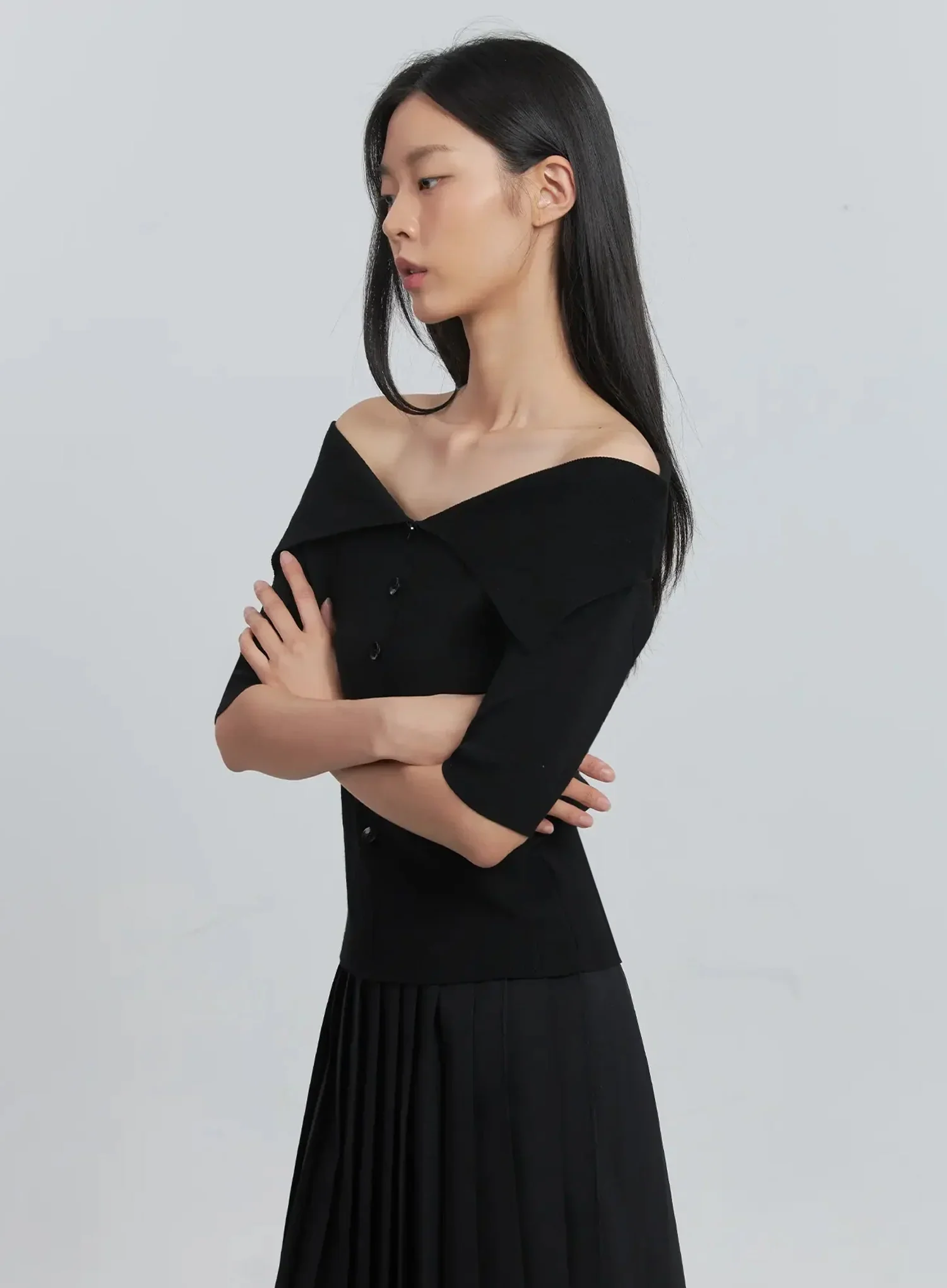 Off-Shoulder Buttoned Tee IU512 - Image 5