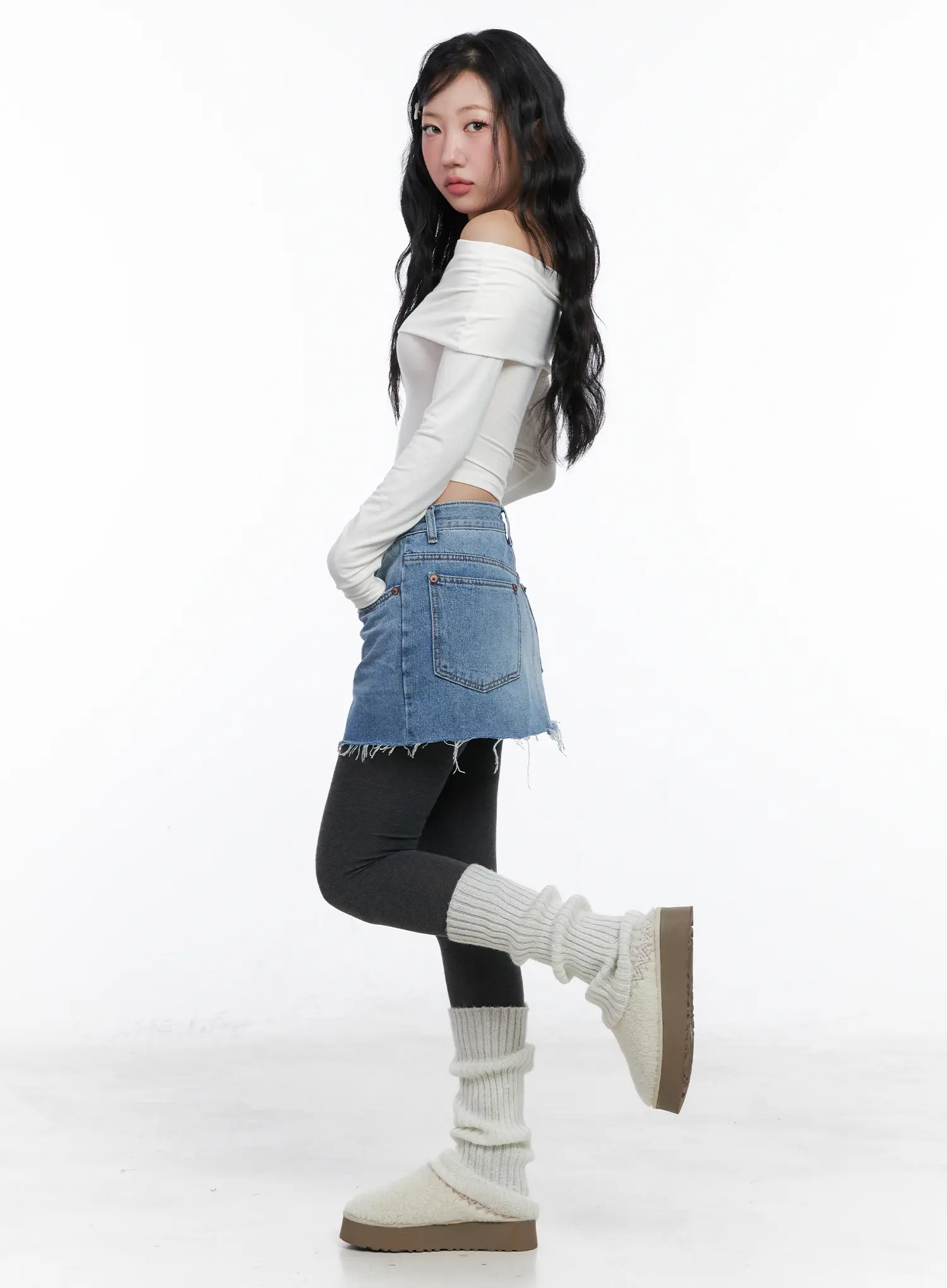 Off-Shoulder Cropped Long Sleeve Top CN514 - Image 5
