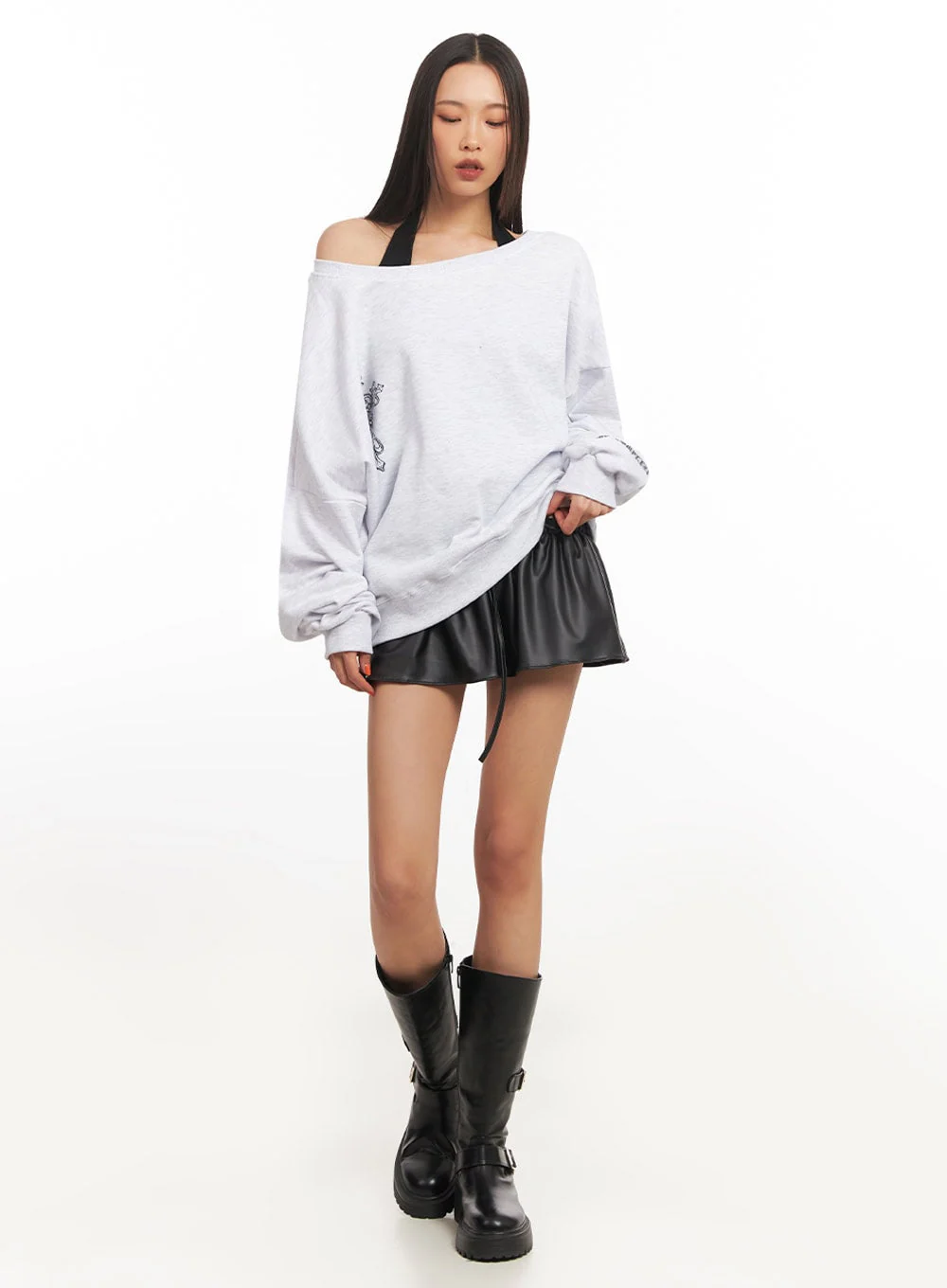 Off-Shoulder Cross Graphic Sweatshirt IA507 - Image 5