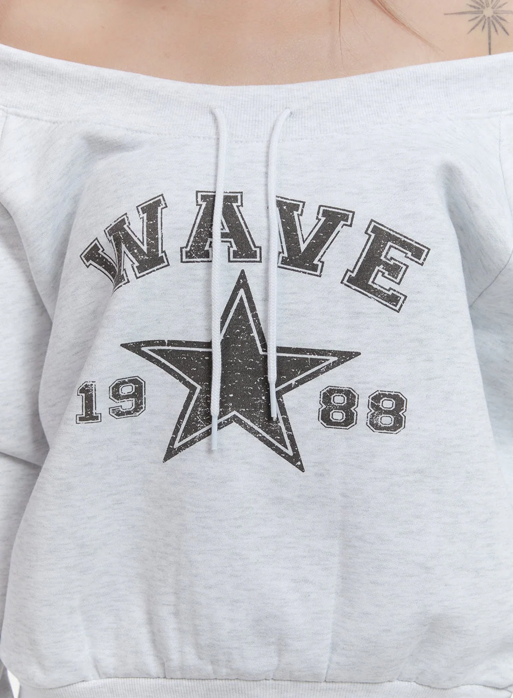 Off-Shoulder Loose Fit Hoodie CN422 - Image 3