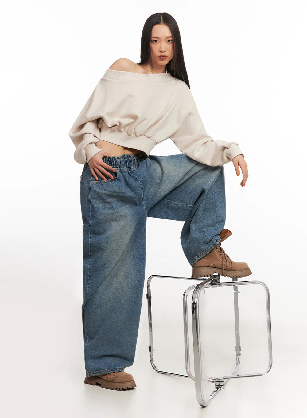 Off-Shoulder Loose-Fit Sweatshirt IA507
