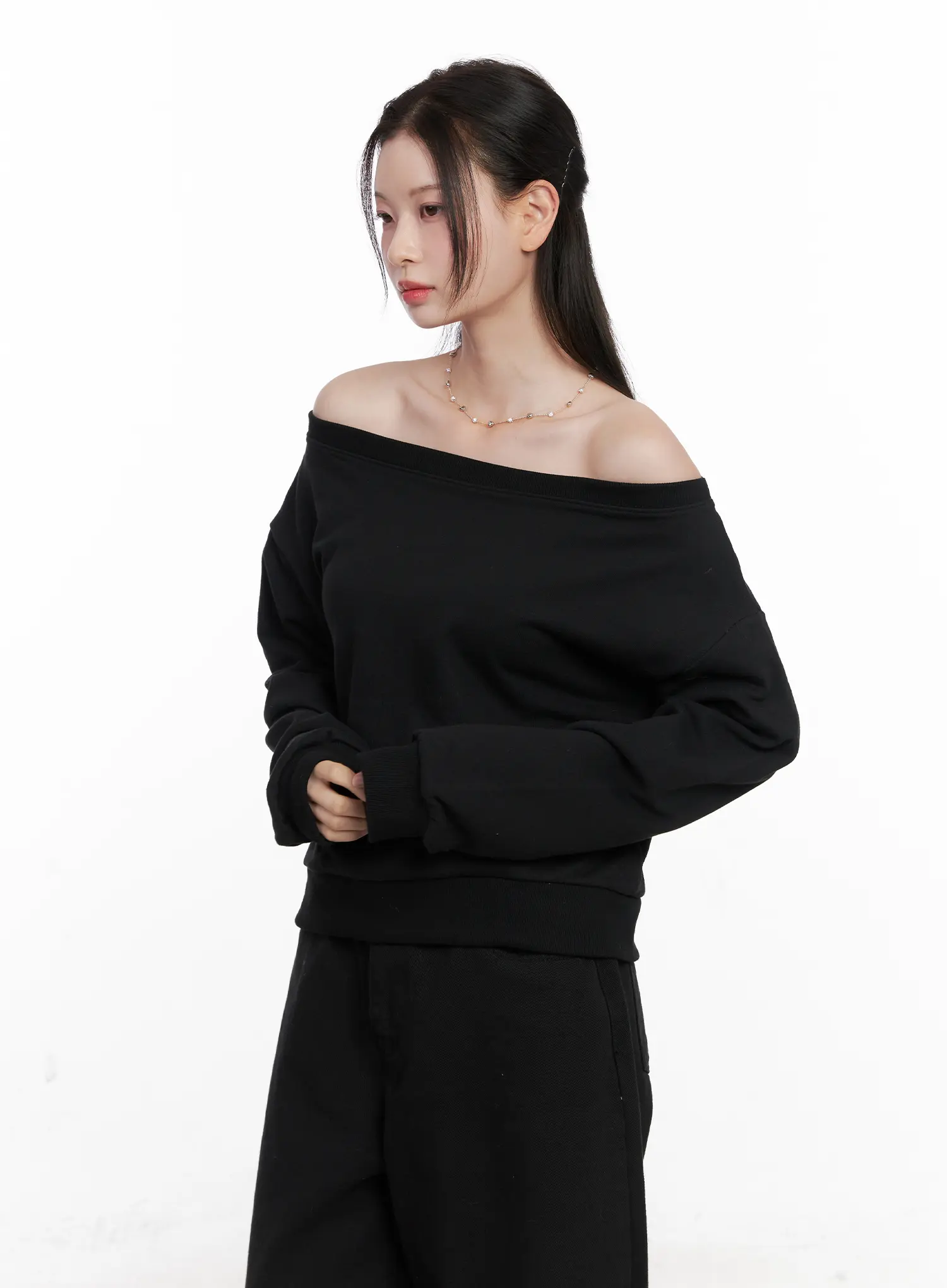 Off-Shoulder Sweatshirt CO531 - Image 8