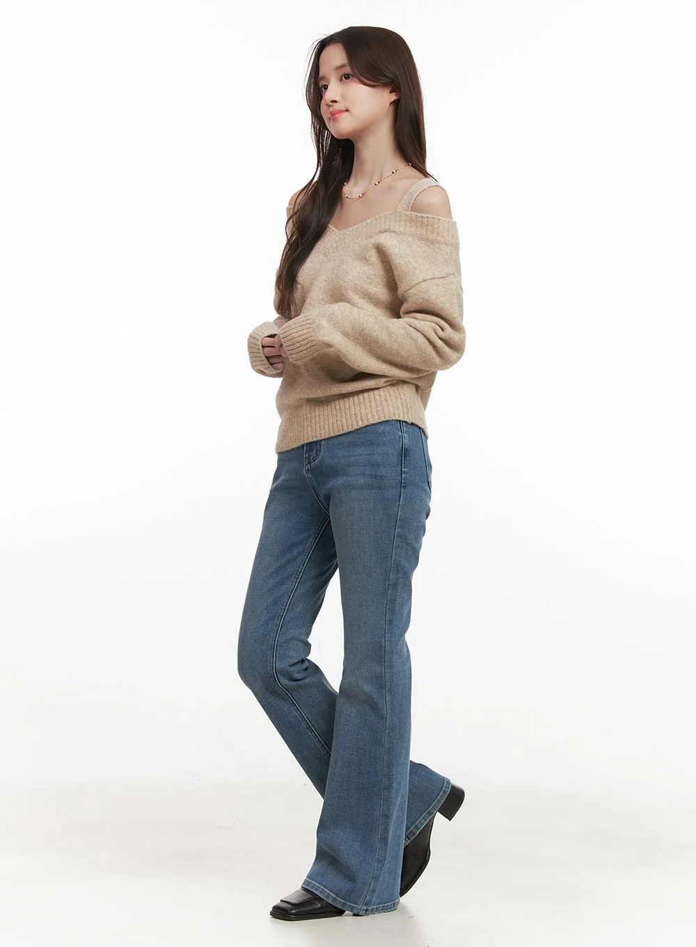 Off-Shoulder V-Neck Sweater with Straps CJ515 - Image 4