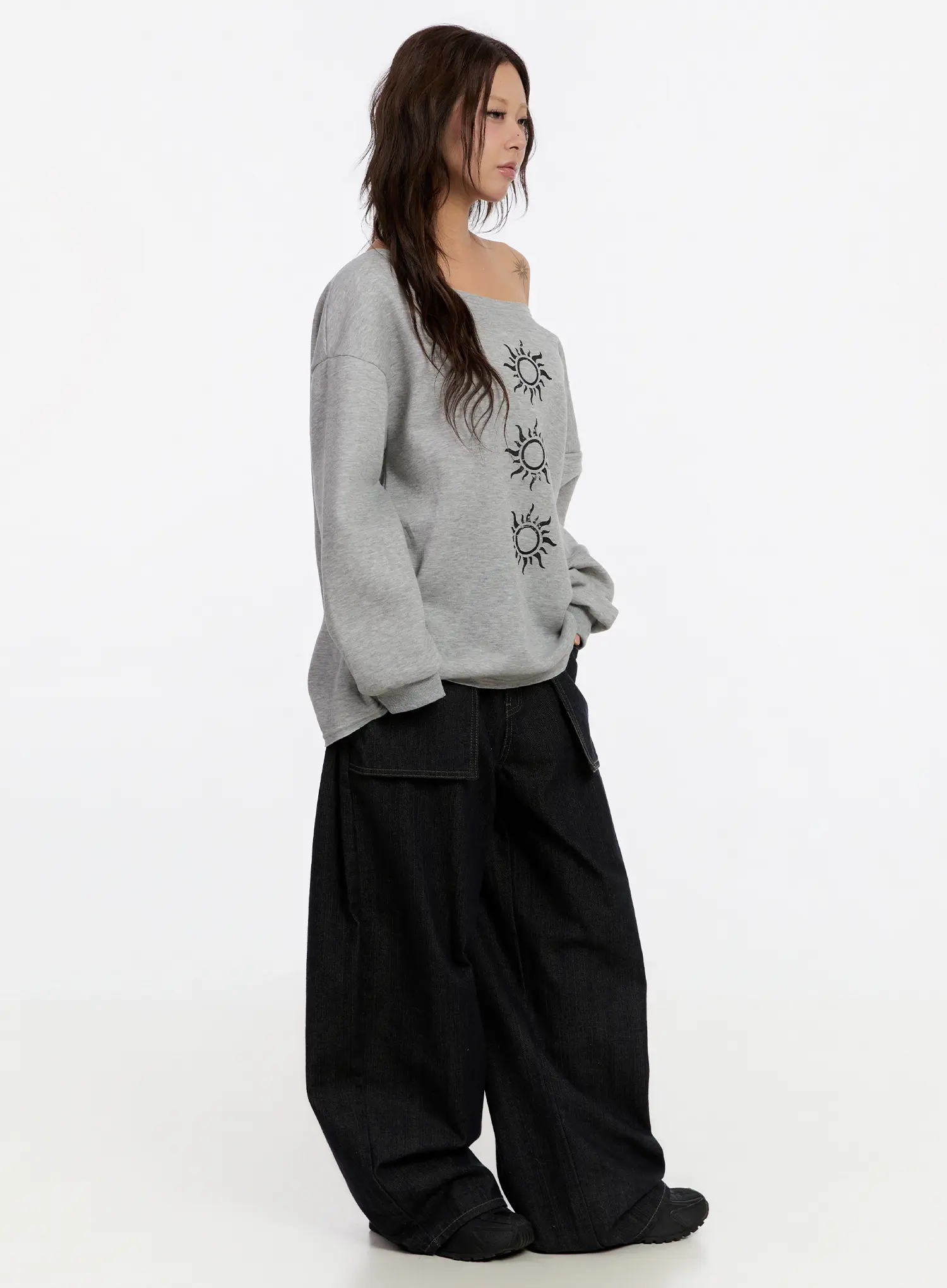 Oversized Graphic Off-Shoulder Sweatshirt CN527 - Image 6