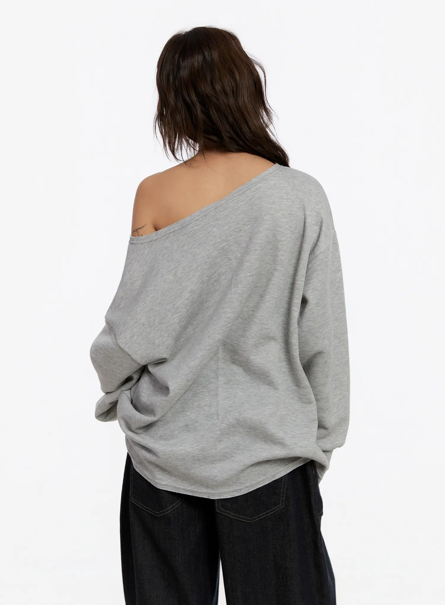 Oversized Graphic Off-Shoulder Sweatshirt CN527 - Image 7