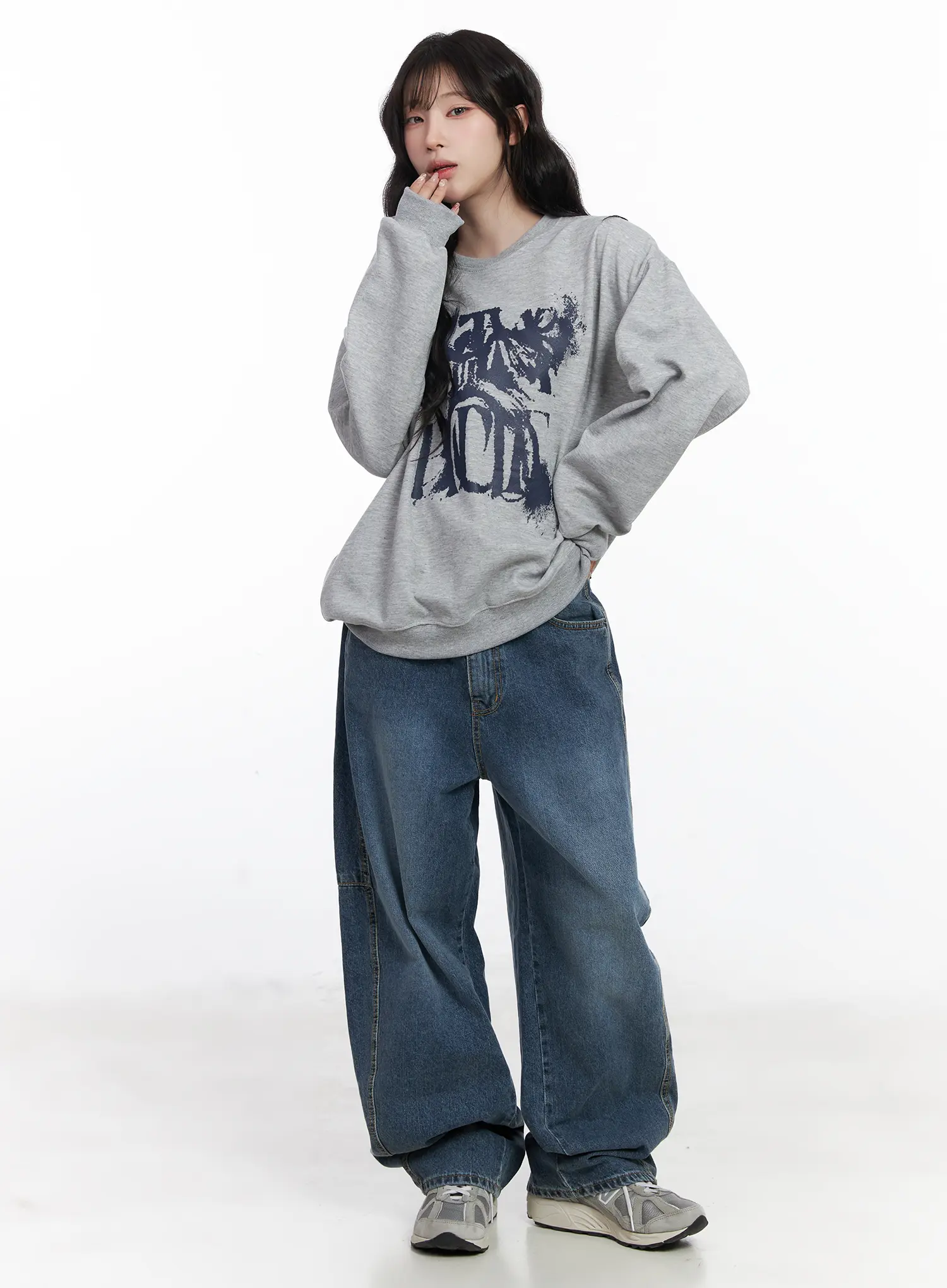 Oversized Graphic Sweatshirt CJ527 - Image 3