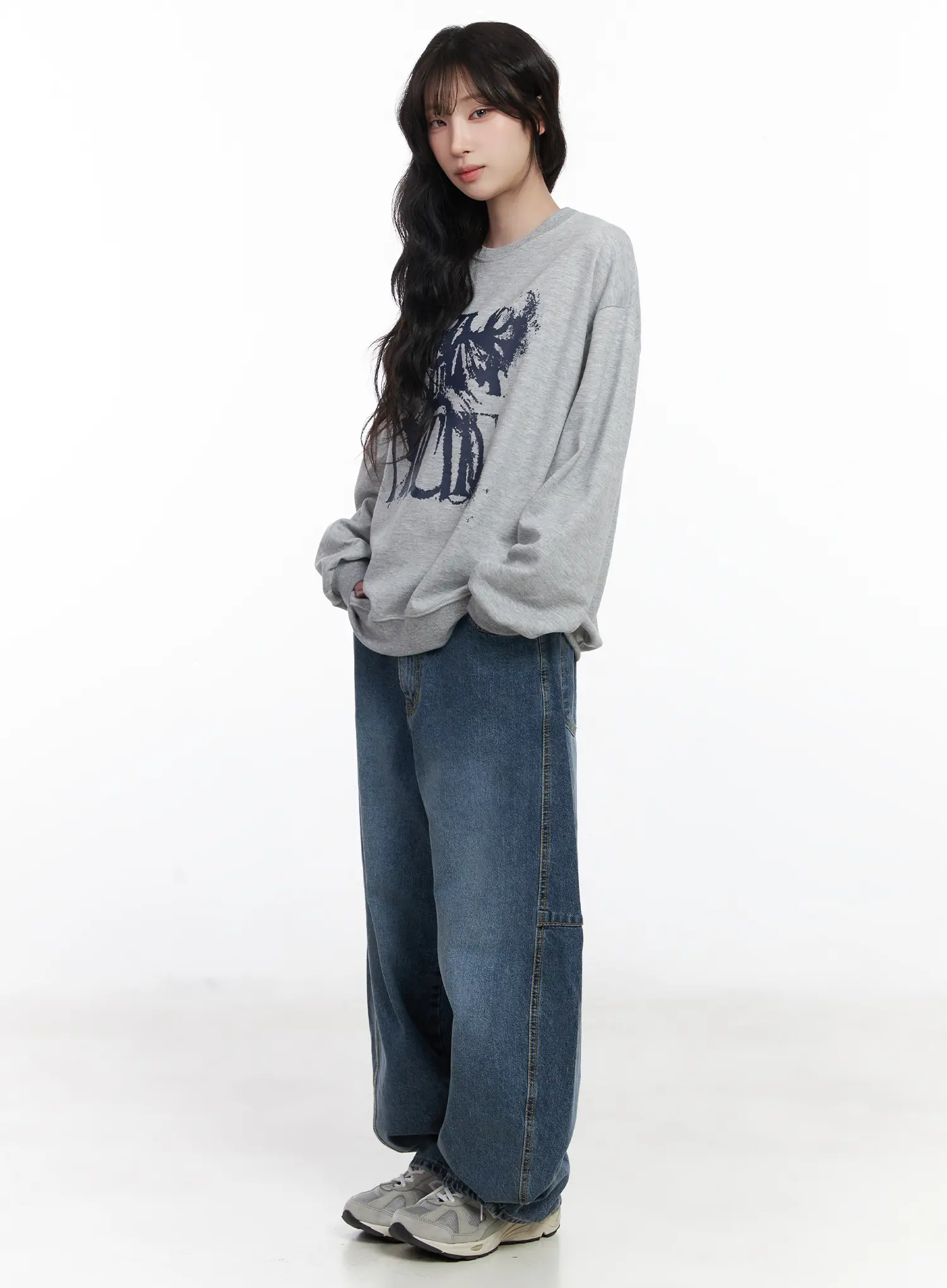 Oversized Graphic Sweatshirt CJ527 - Image 4