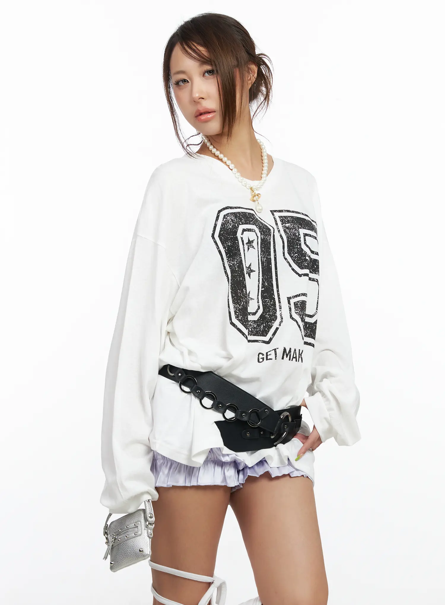 Oversized Graphic V-Neck Long Sleeve CF512