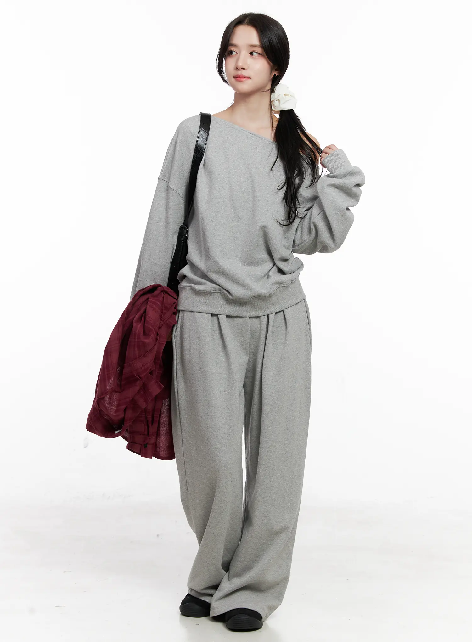 Oversized Off-Shoulder Sweatshirt CO523