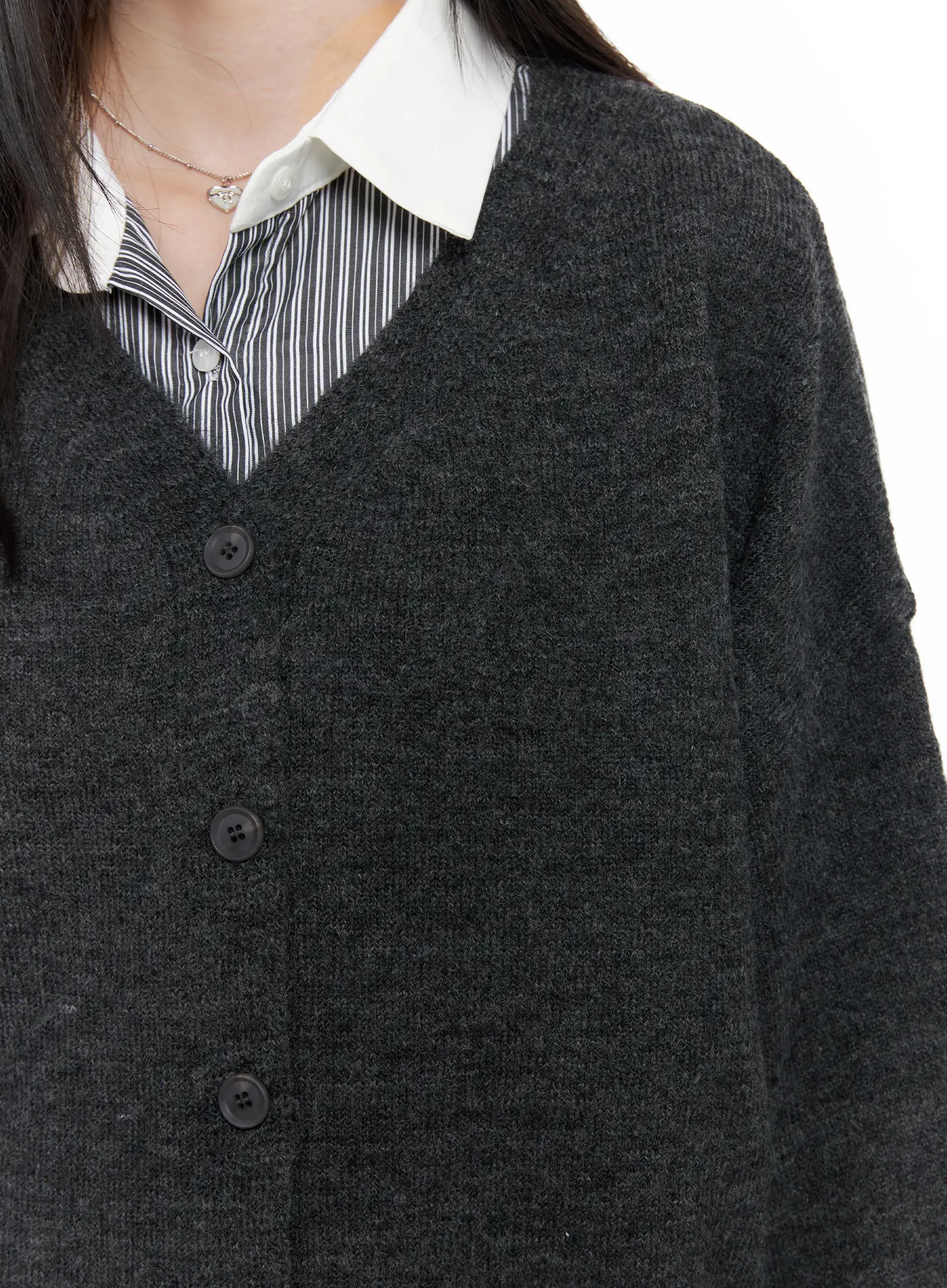 Oversized V-Neck Cardigan CN504 - Image 5