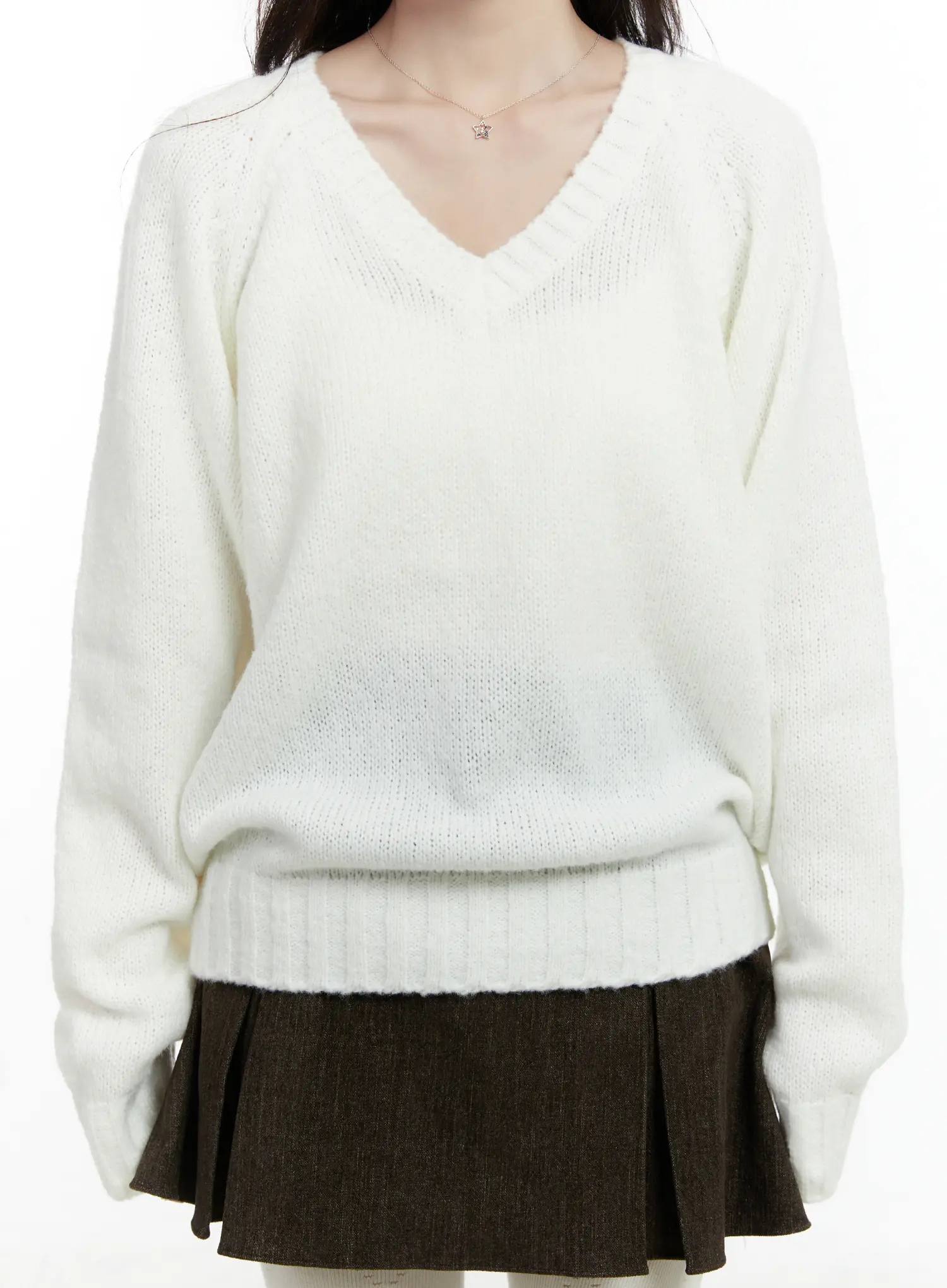 Oversized V-Neck Sweater CD523 - Image 3