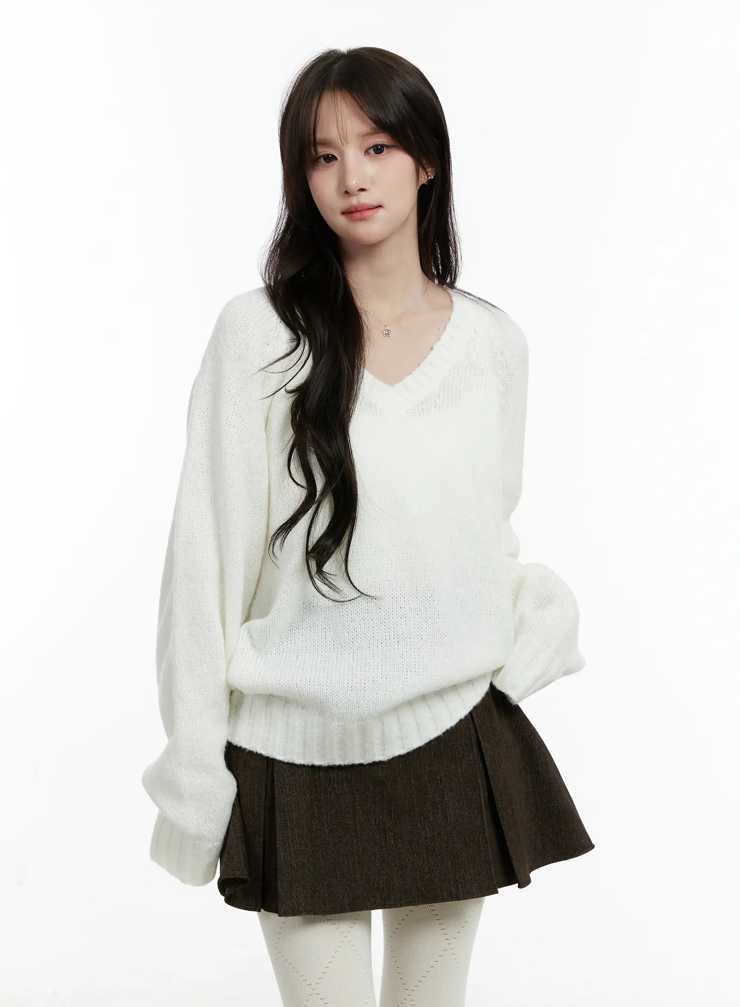 Oversized V-Neck Sweater CD523 - Image 4