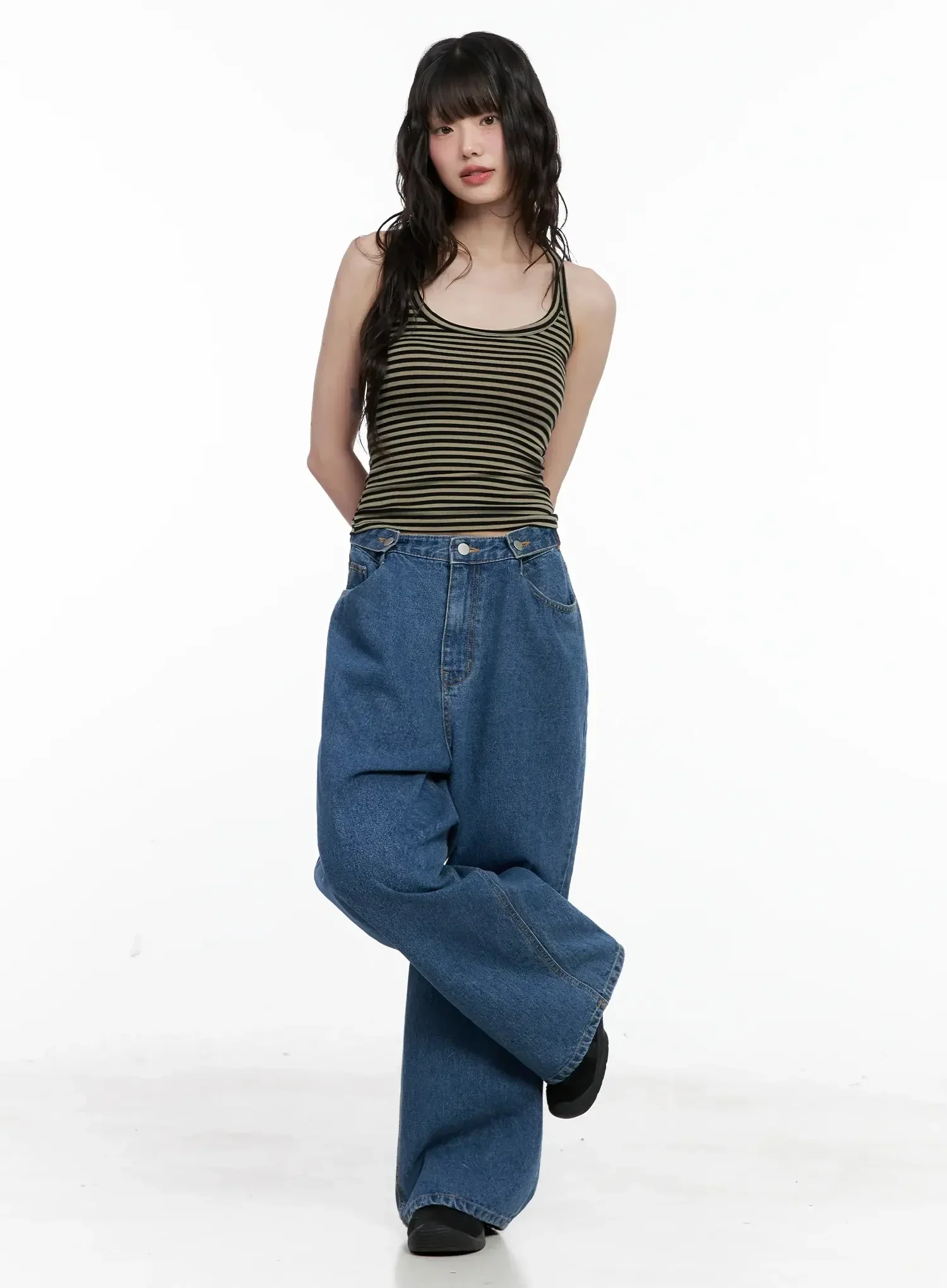 Pharita Loose-Fit Jeans IL528 - Image 6