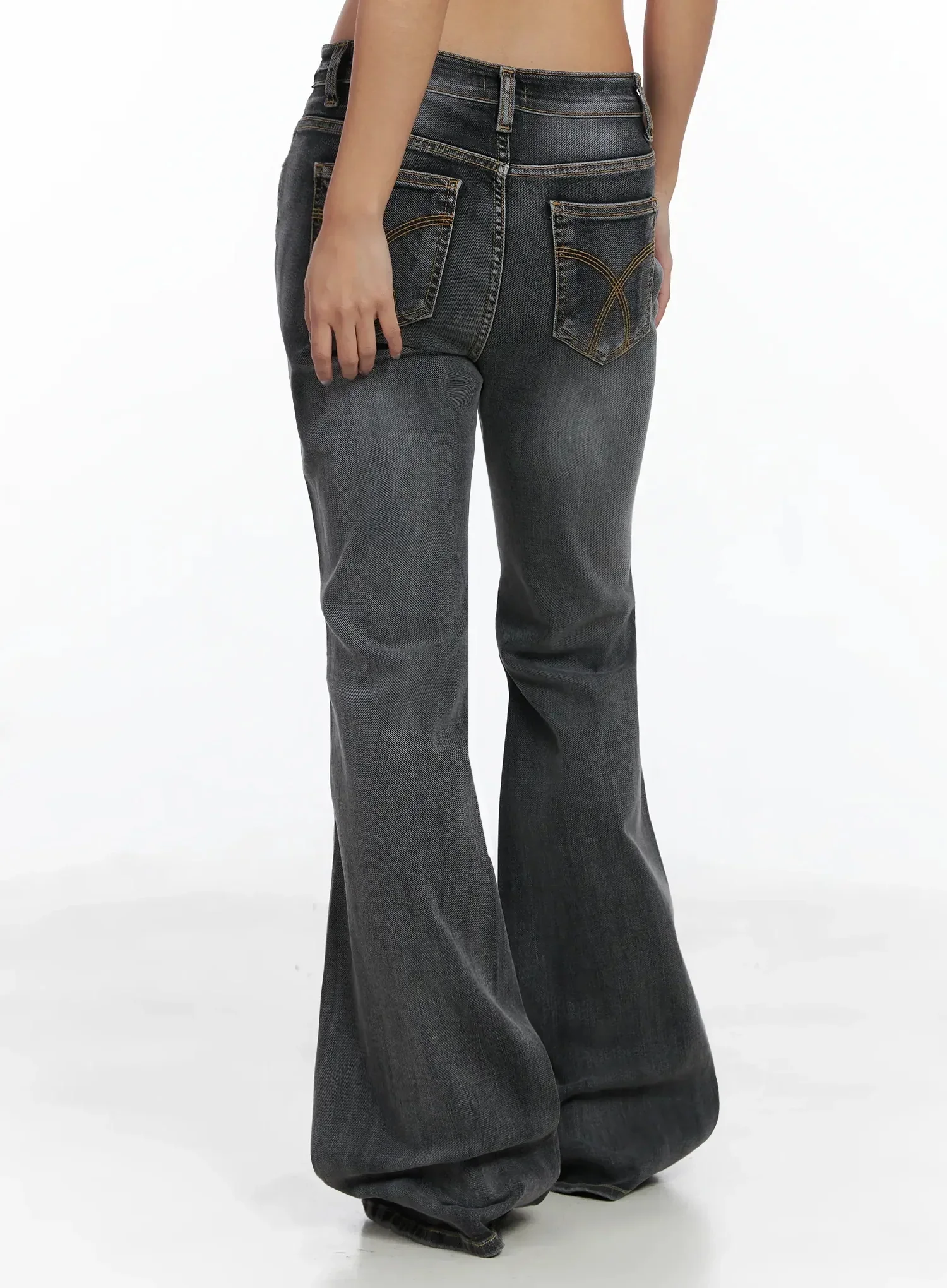 Phoe Flared Jeans ID503 - Image 13