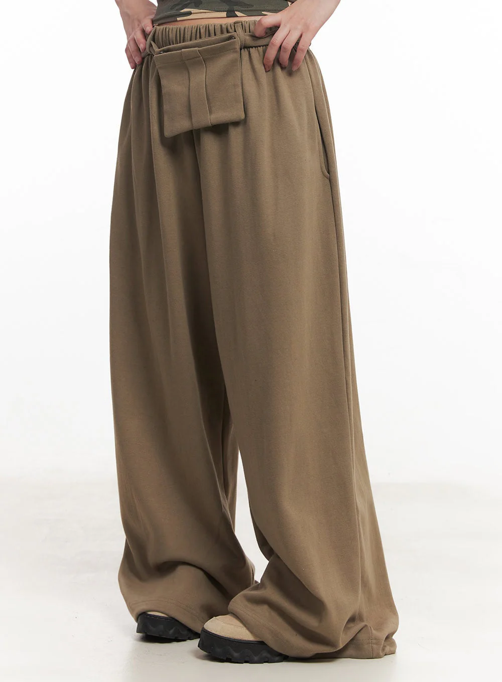 Pintuck Belt Wide-Leg Sweatpants IM528 - Image 12