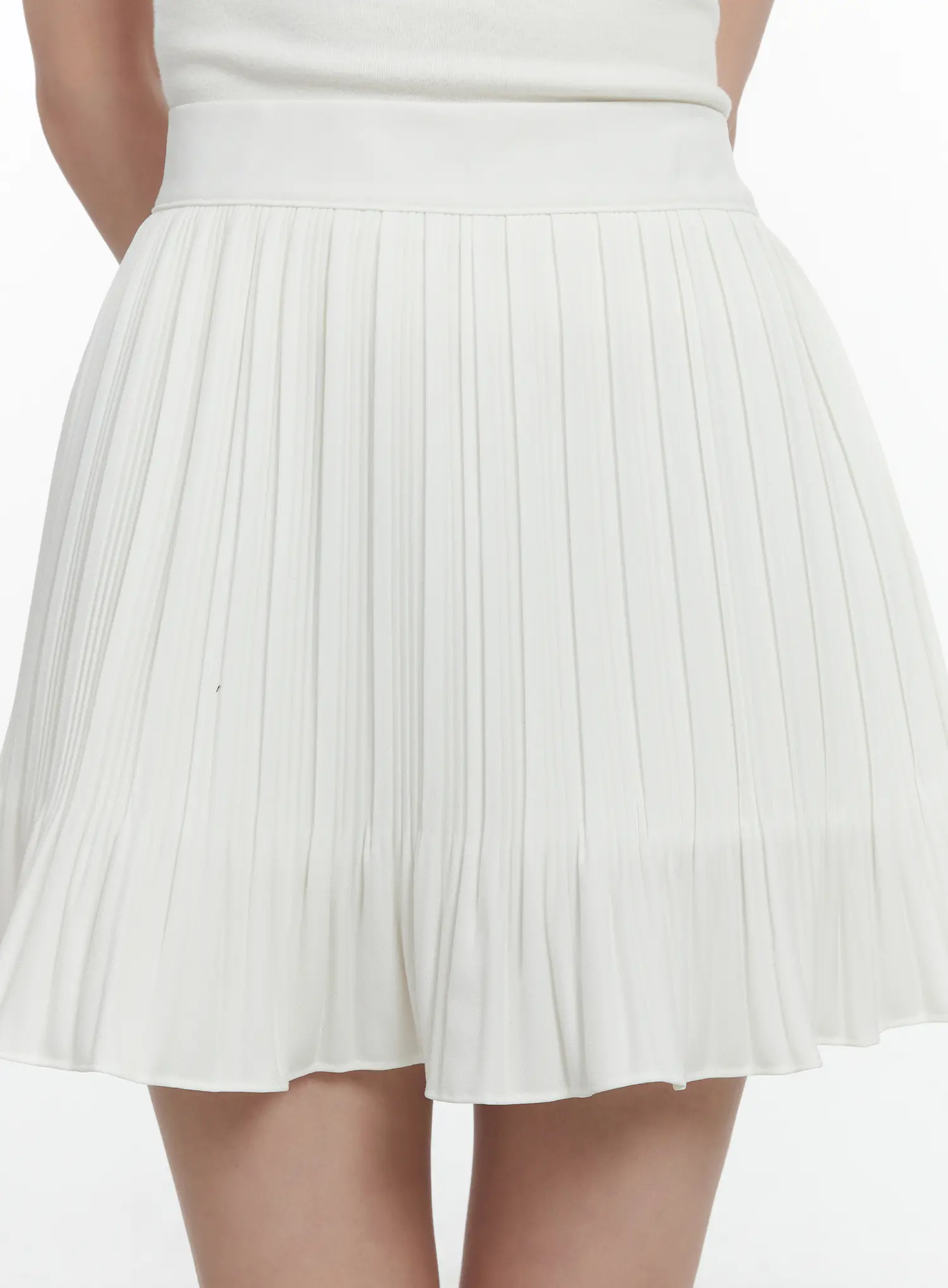 Pleated Flare Mini Skirt F502 - Image 3