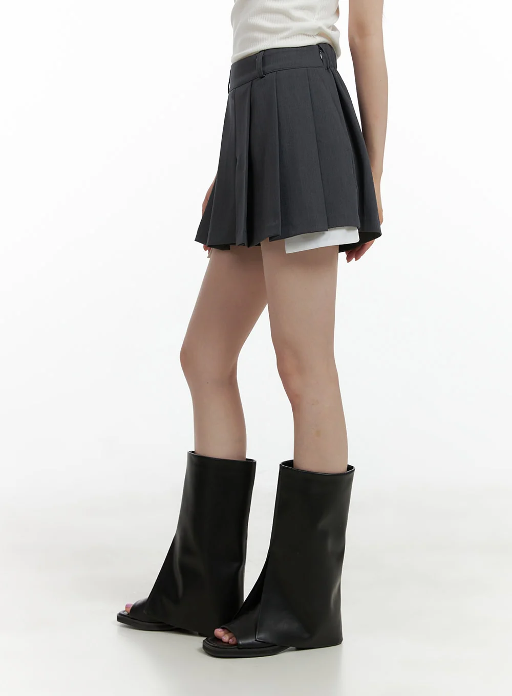 Pleated Mini Shorts CL412 - Image 4