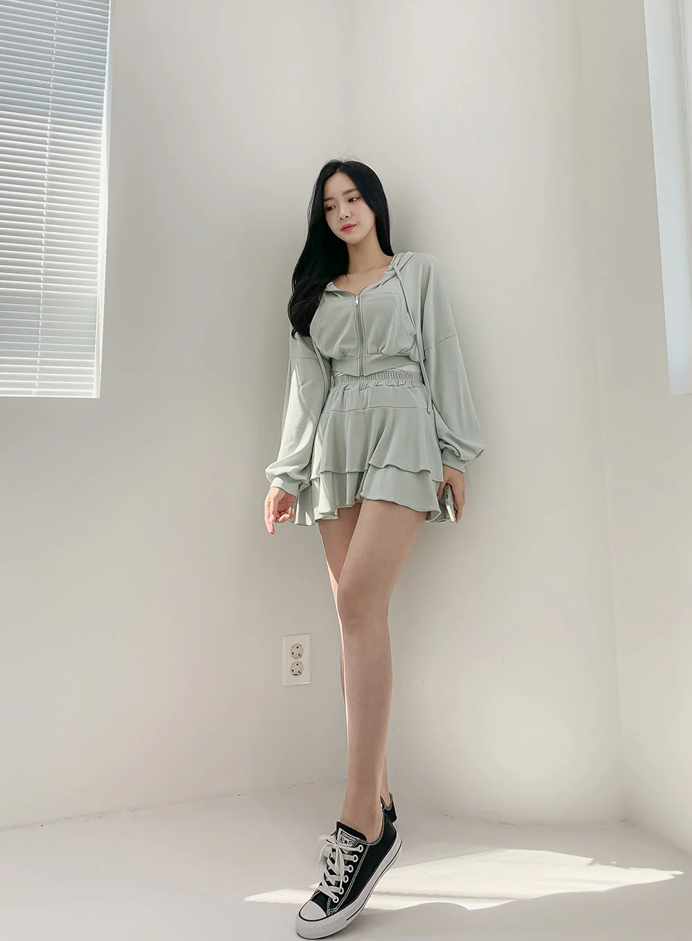 Pleated Mini Skirt with Elastic Waist IM12 - Image 2