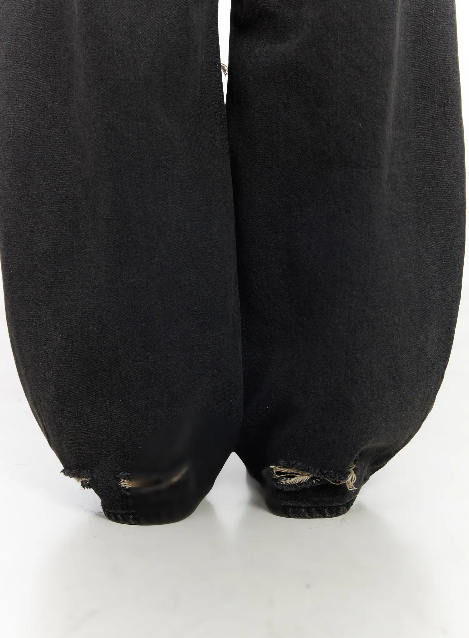 Quincy Distressed Baggy Jeans CF527 - Image 9